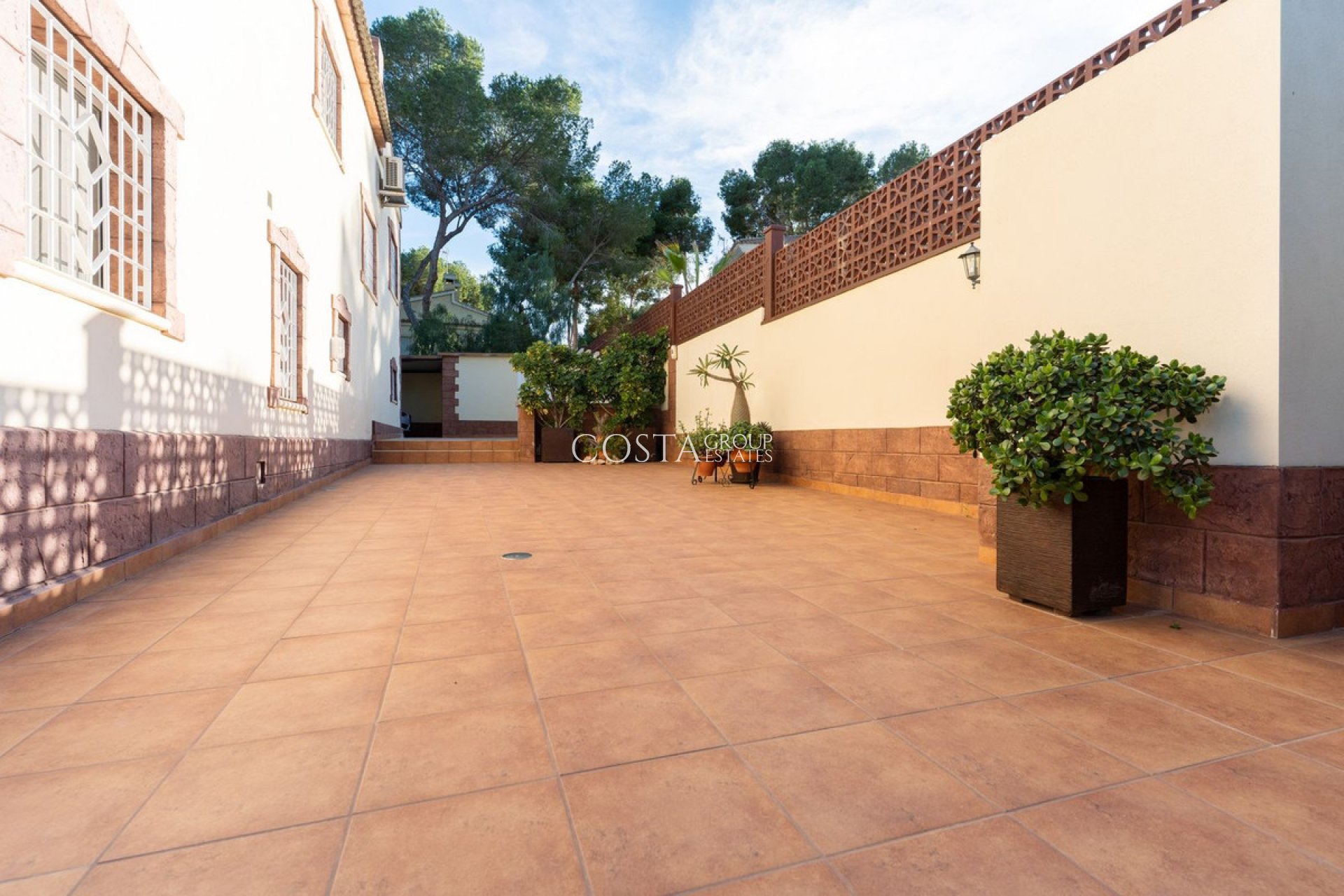 Resale - Villa -
Orihuela Costa - Los Balcones