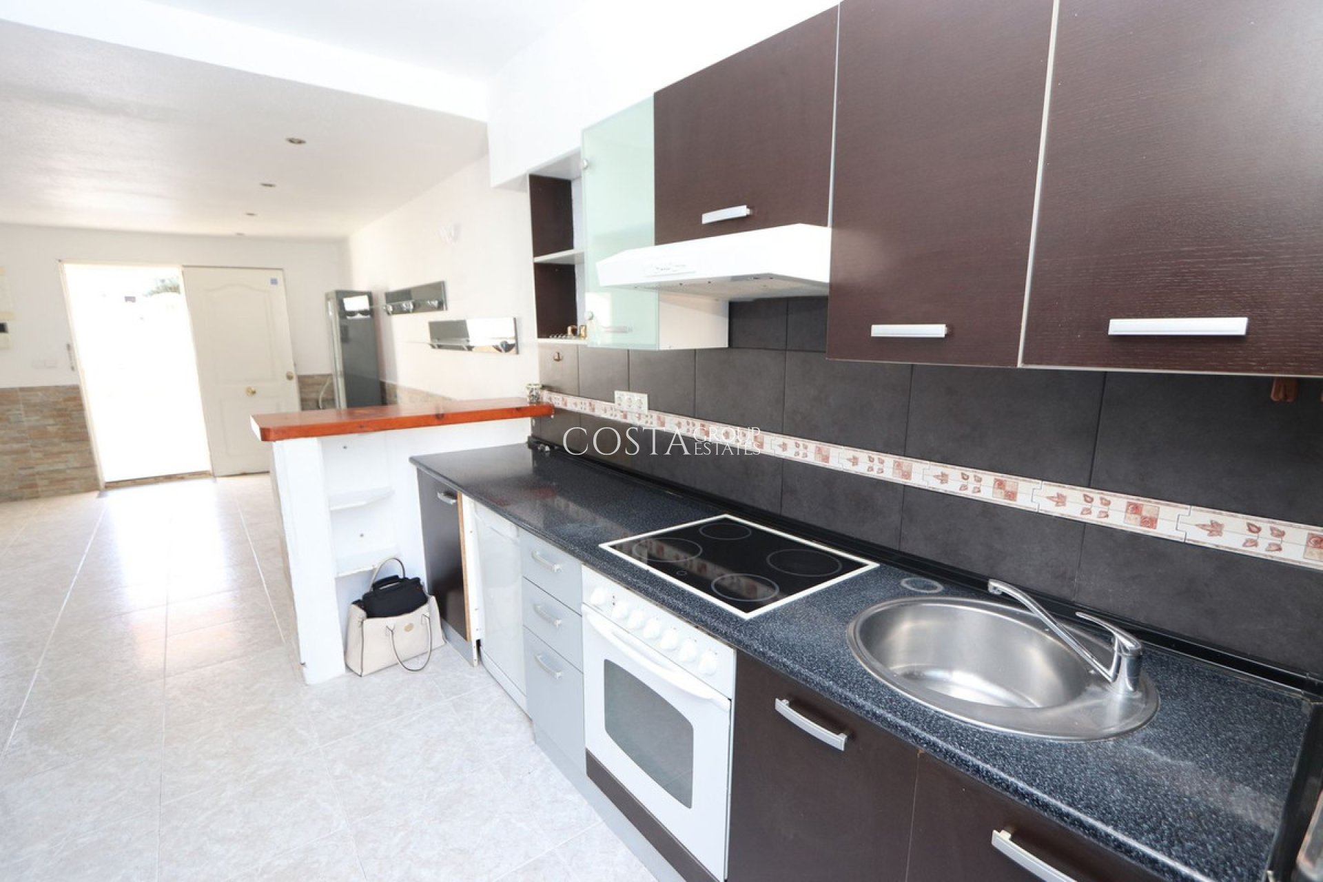 Resale - Villa -
Orihuela Costa - Los Balcones