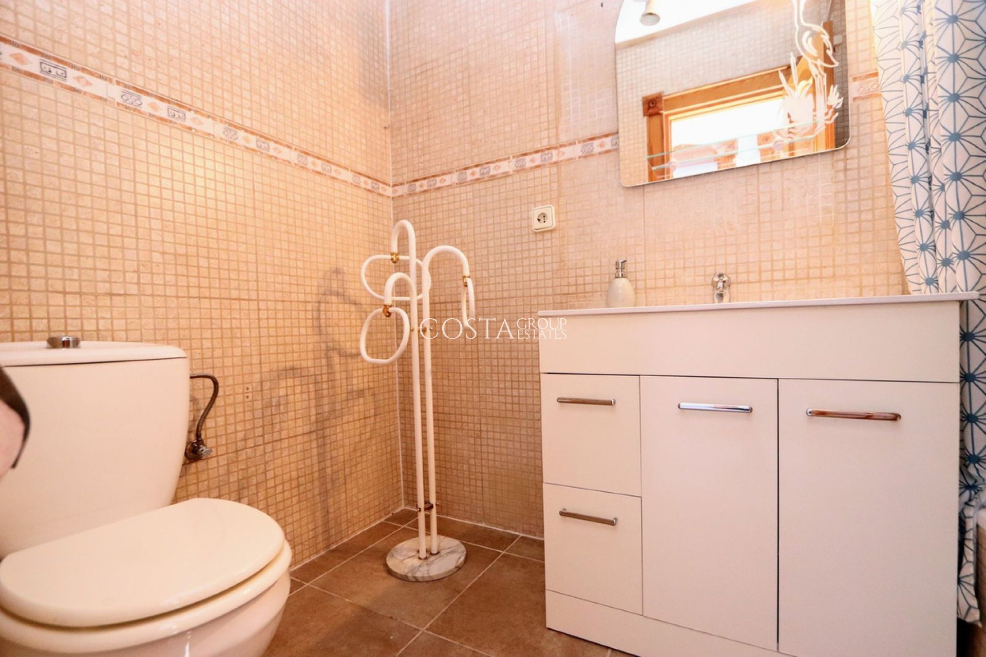 Resale - Villa -
Orihuela Costa - Los Balcones