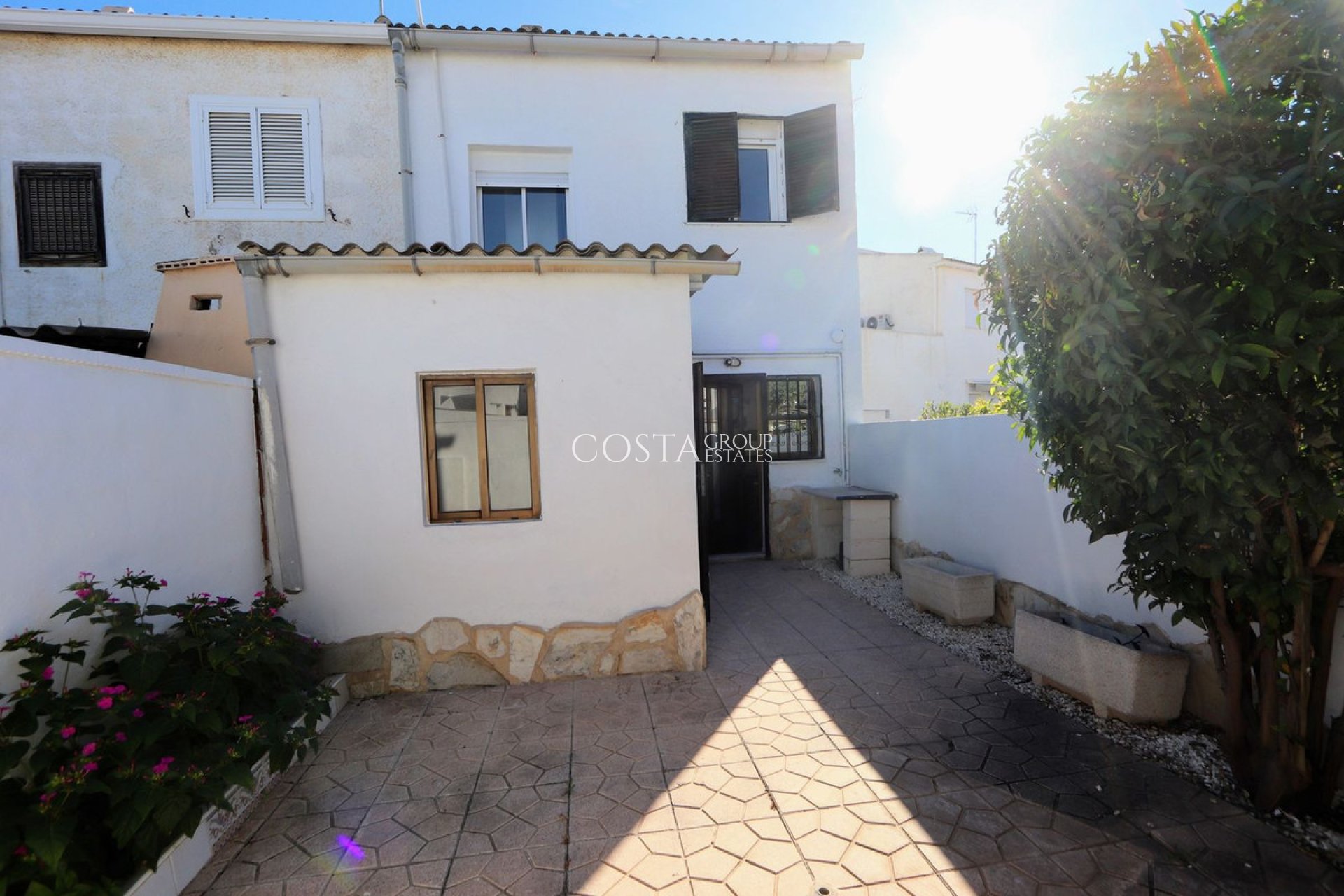 Resale - Villa -
Orihuela Costa - Los Balcones