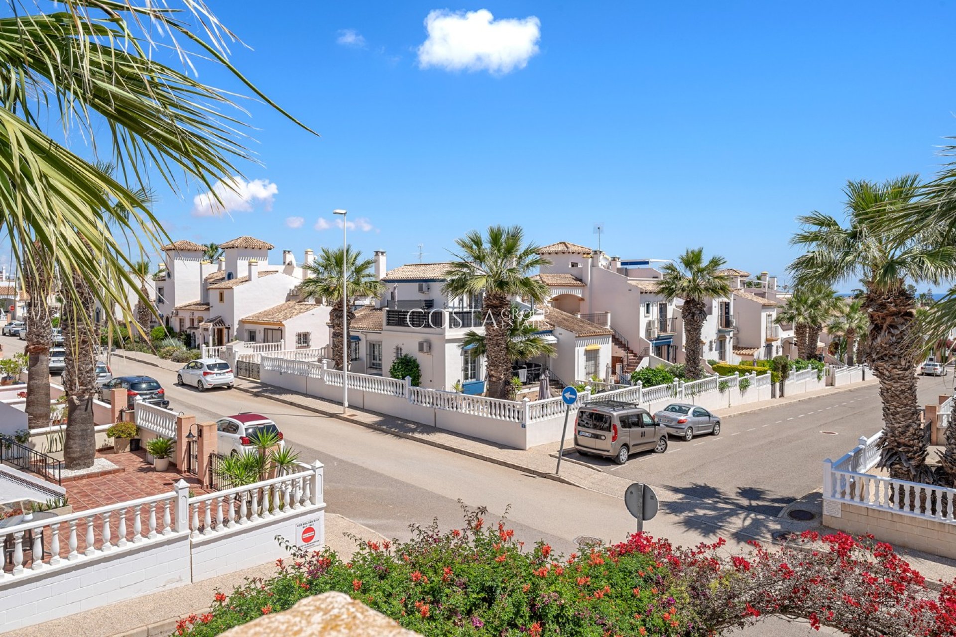 Resale - Villa -
Orihuela Costa - Los Dolses