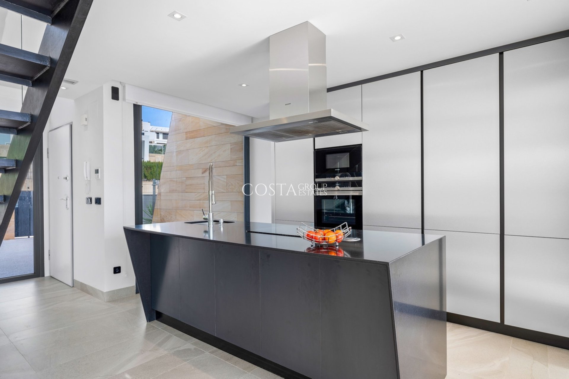 Resale - Villa -
Orihuela Costa - Los Dolses