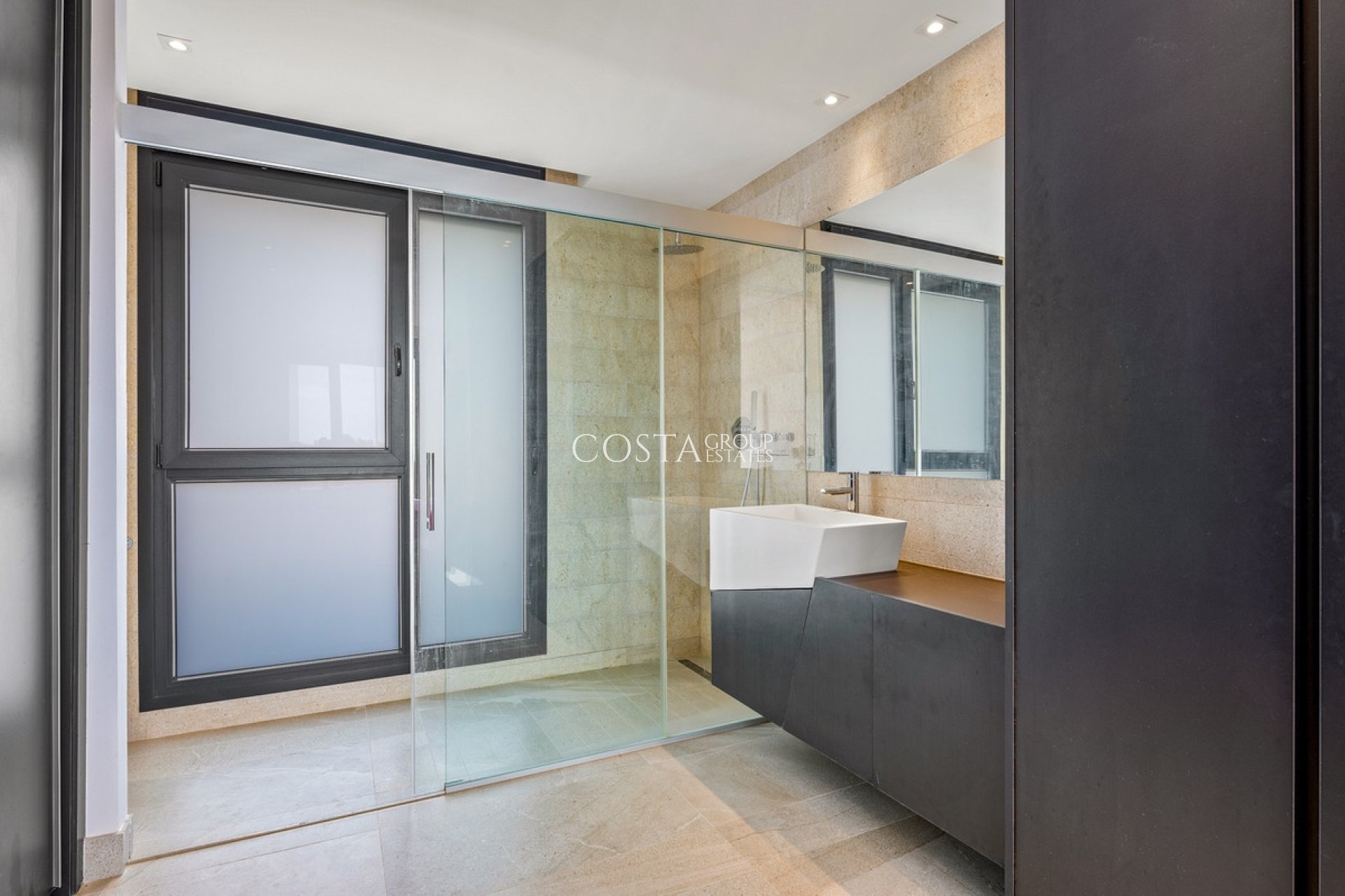 Resale - Villa -
Orihuela Costa - Los Dolses