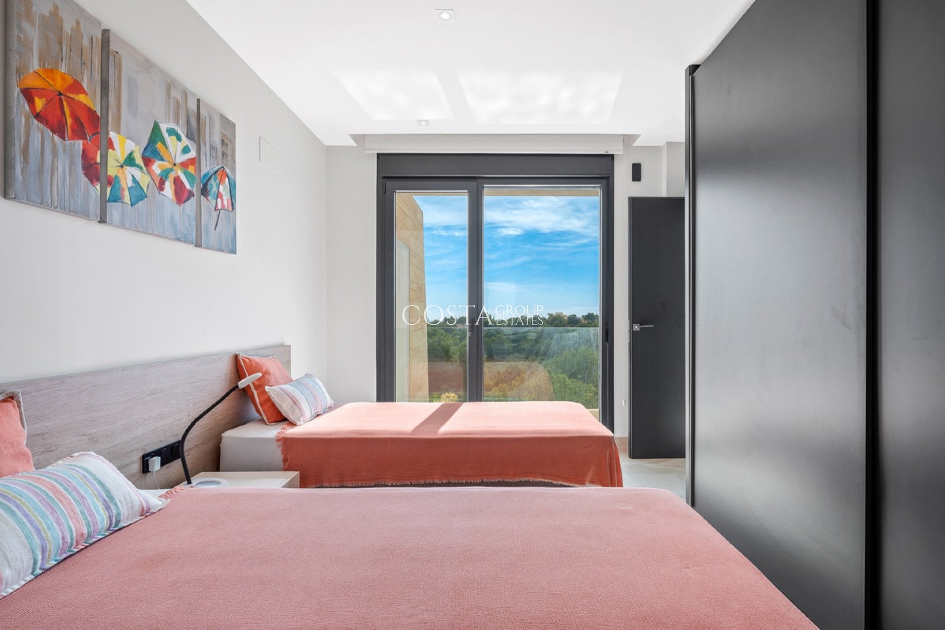 Resale - Villa -
Orihuela Costa - Los Dolses