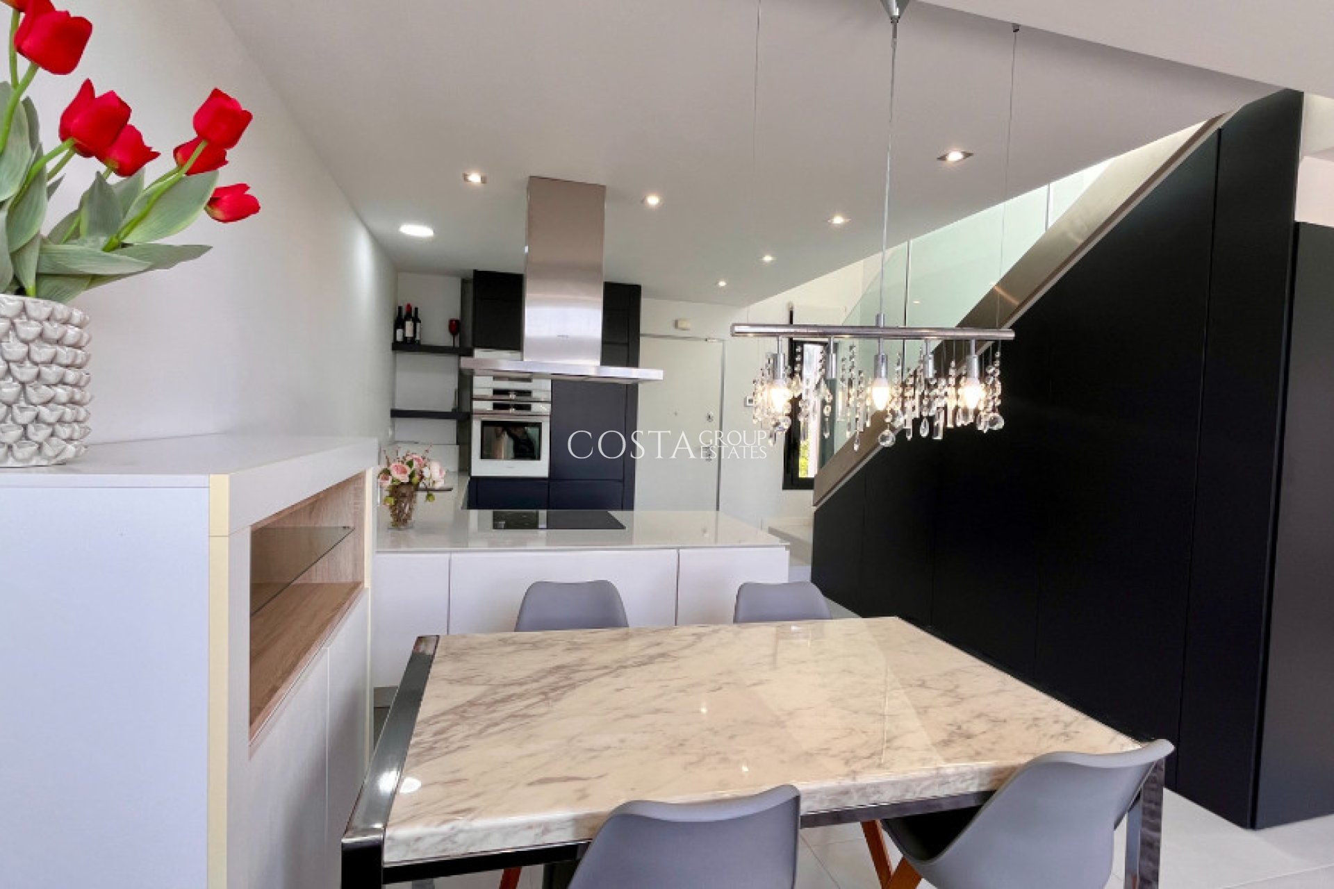 Resale - Villa -
Orihuela Costa - Los Dolses