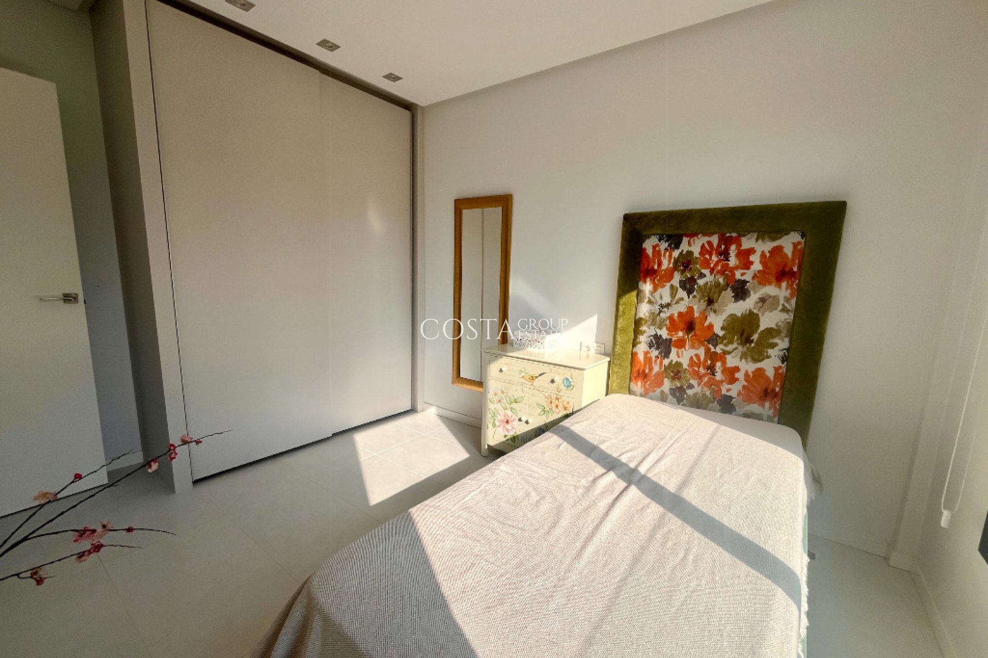 Resale - Villa -
Orihuela Costa - Los Dolses