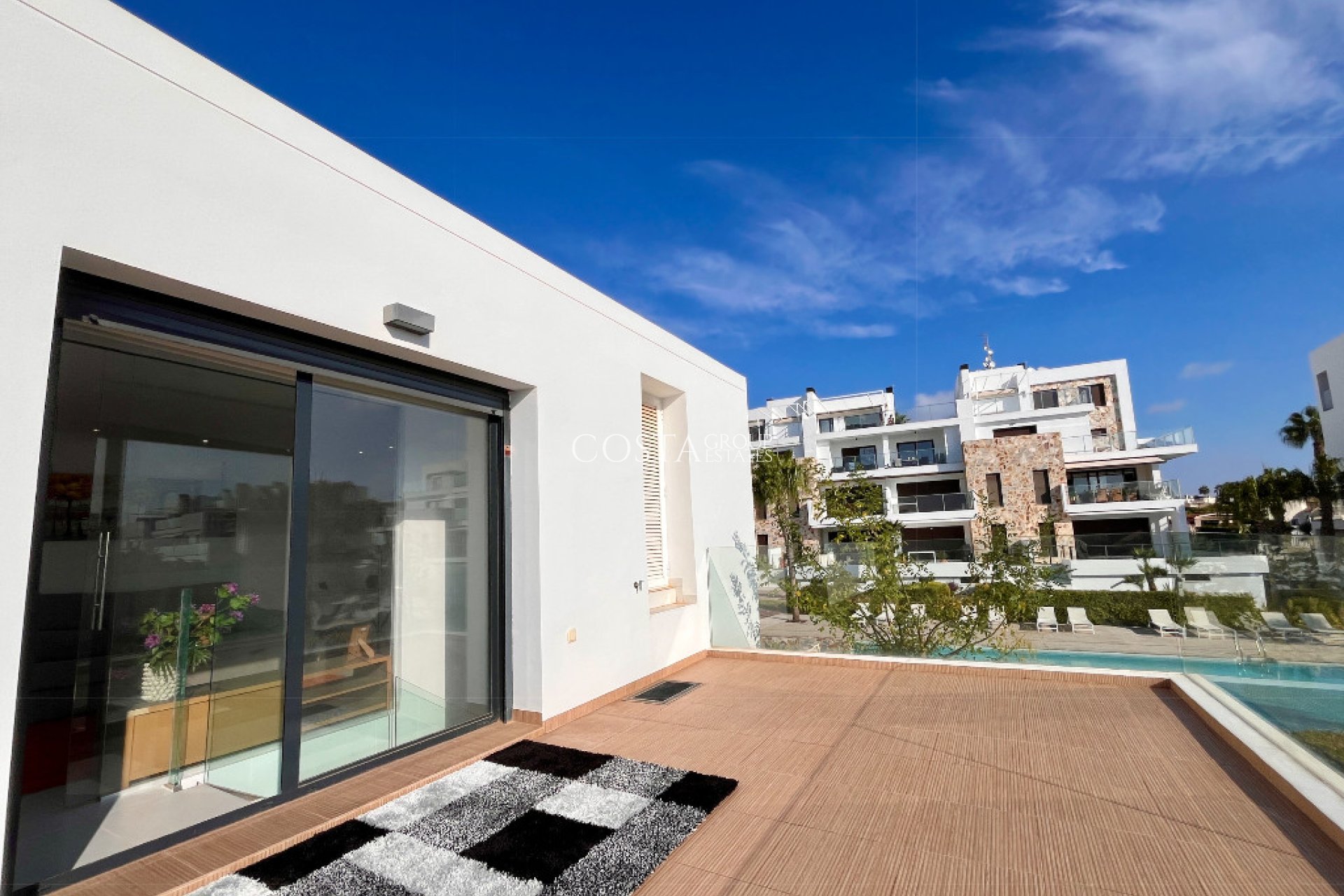 Resale - Villa -
Orihuela Costa - Los Dolses