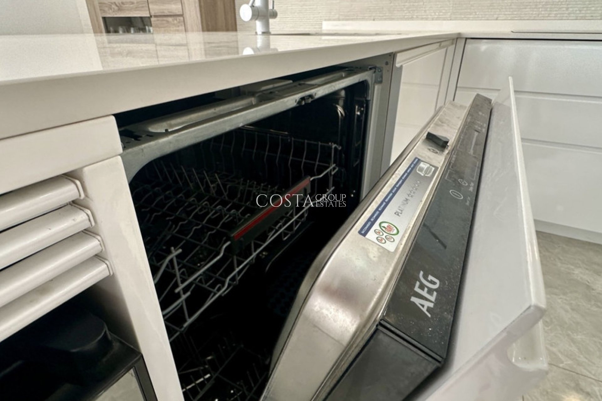 Resale - Villa -
Orihuela Costa - Los Dolses