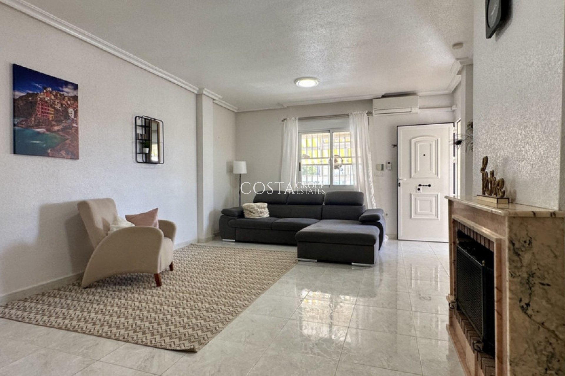 Resale - Villa -
Orihuela Costa - Los Dolses