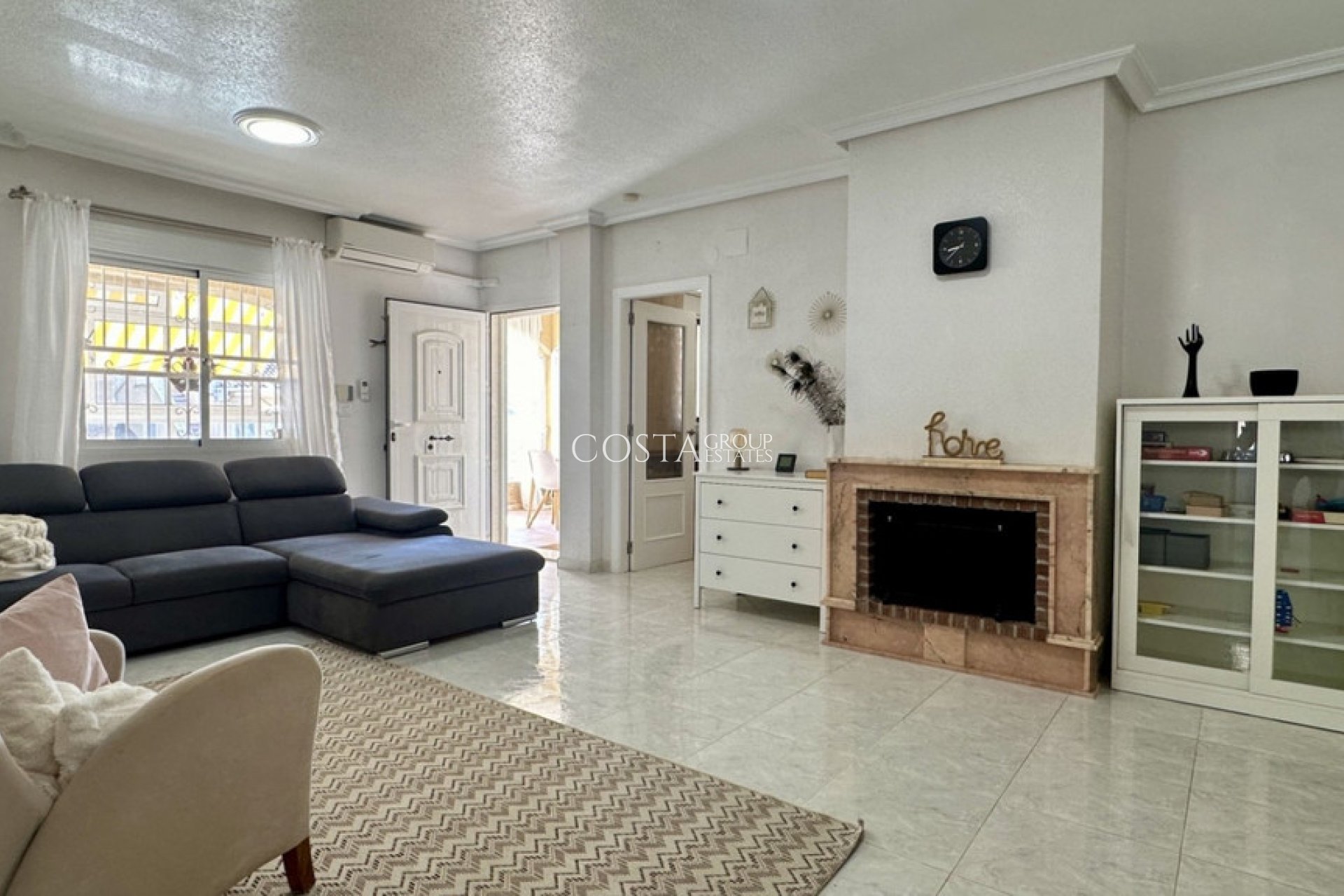 Resale - Villa -
Orihuela Costa - Los Dolses