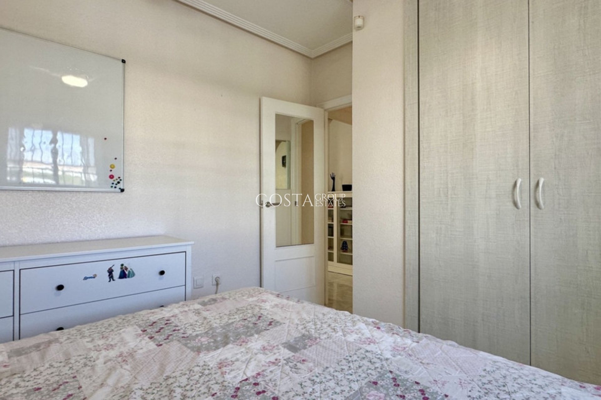 Resale - Villa -
Orihuela Costa - Los Dolses