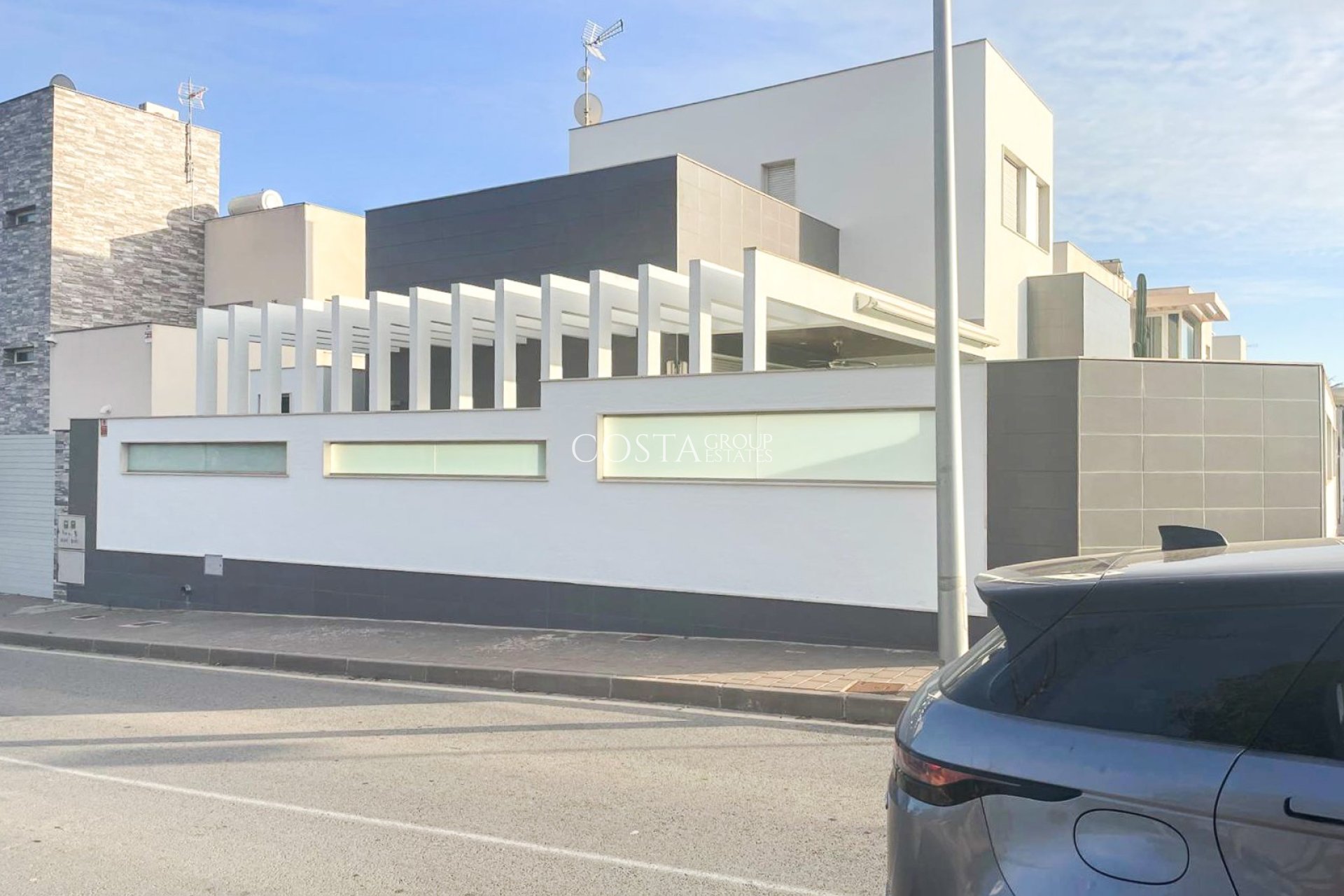 Resale - Villa -
Orihuela Costa - Mil Palmeras