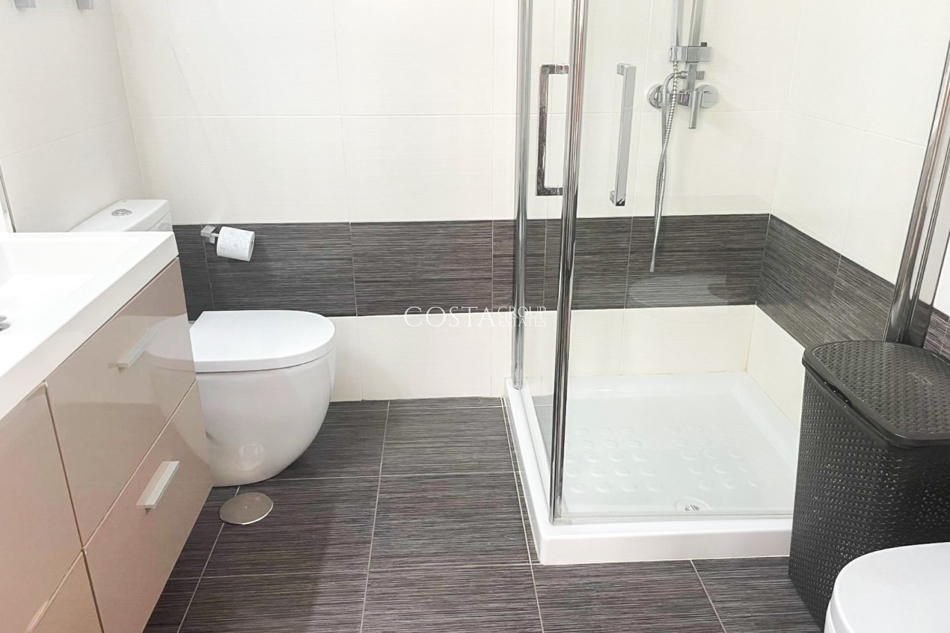 Resale - Villa -
Orihuela Costa - Mil Palmeras