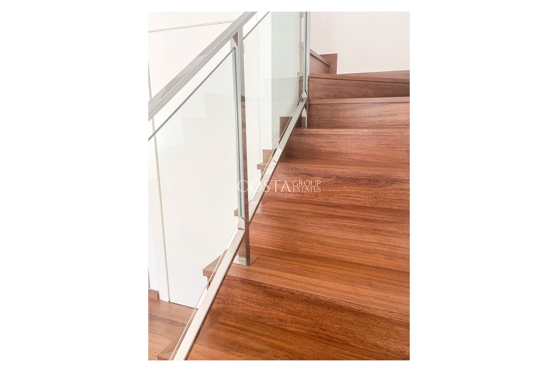 Resale - Villa -
Orihuela Costa - Mil Palmeras