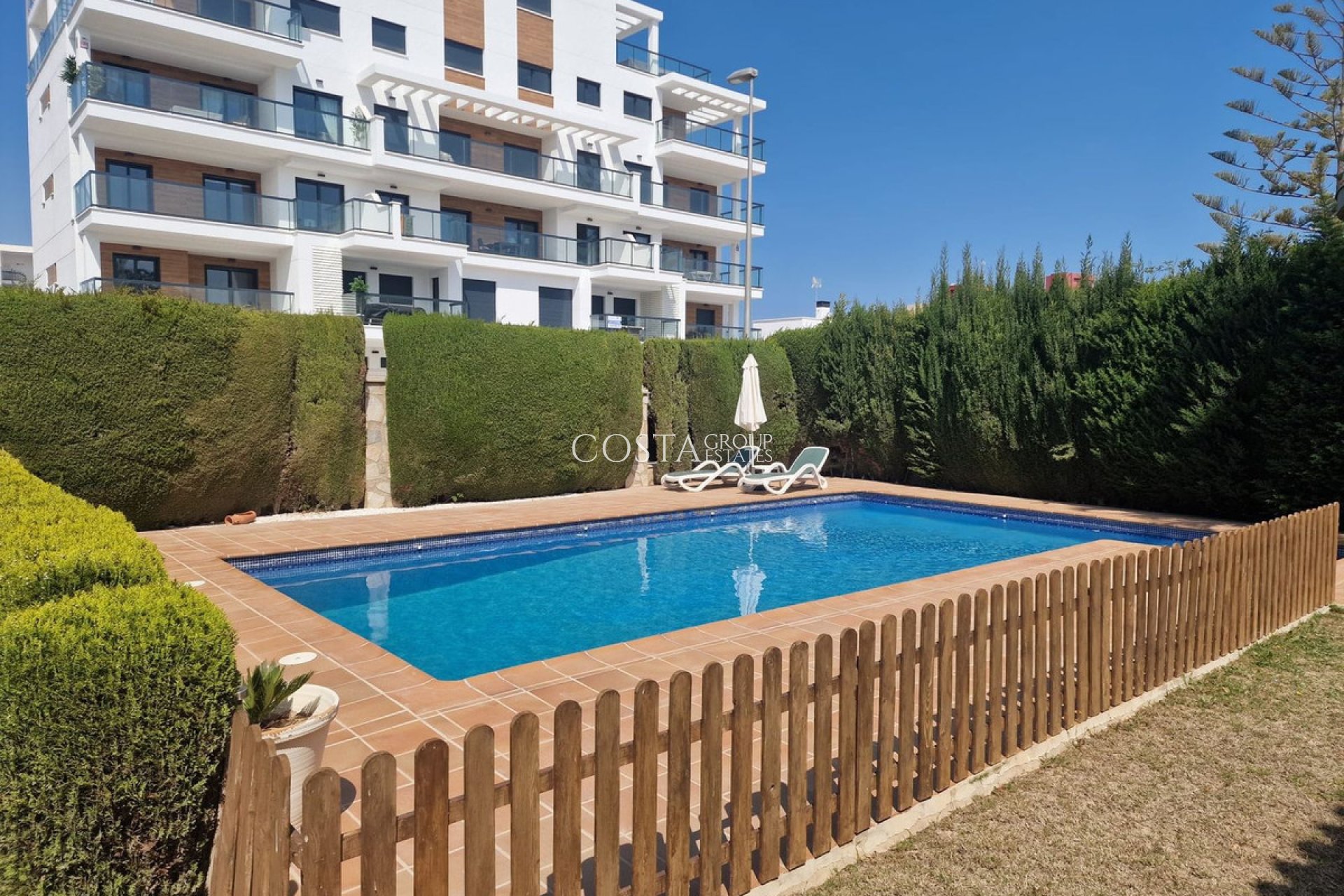 Resale - Villa -
Orihuela Costa - Mil Palmeras
