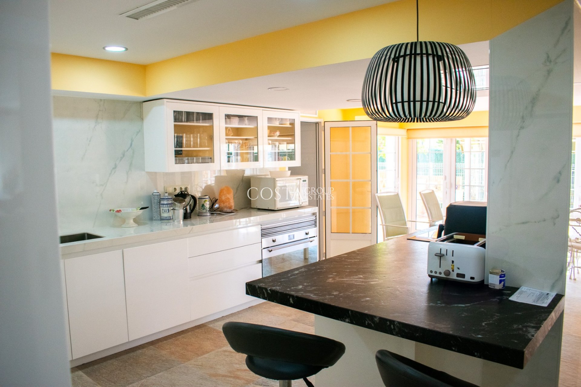 Resale - Villa -
Orihuela Costa - MUY CERCA DE LA PLAYA