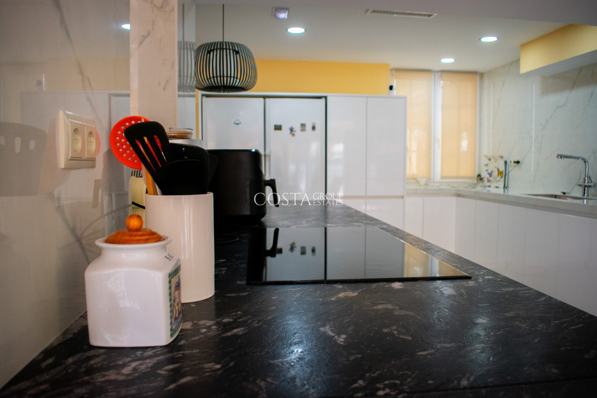 Resale - Villa -
Orihuela Costa - MUY CERCA DE LA PLAYA