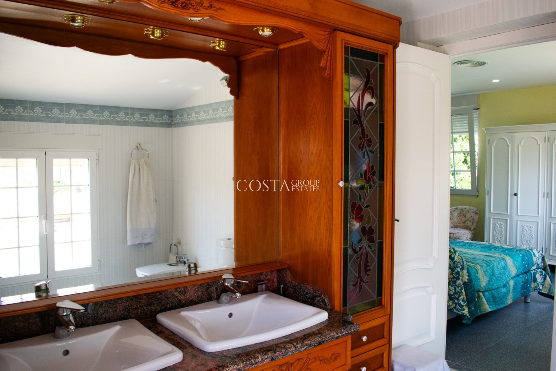 Resale - Villa -
Orihuela Costa - MUY CERCA DE LA PLAYA