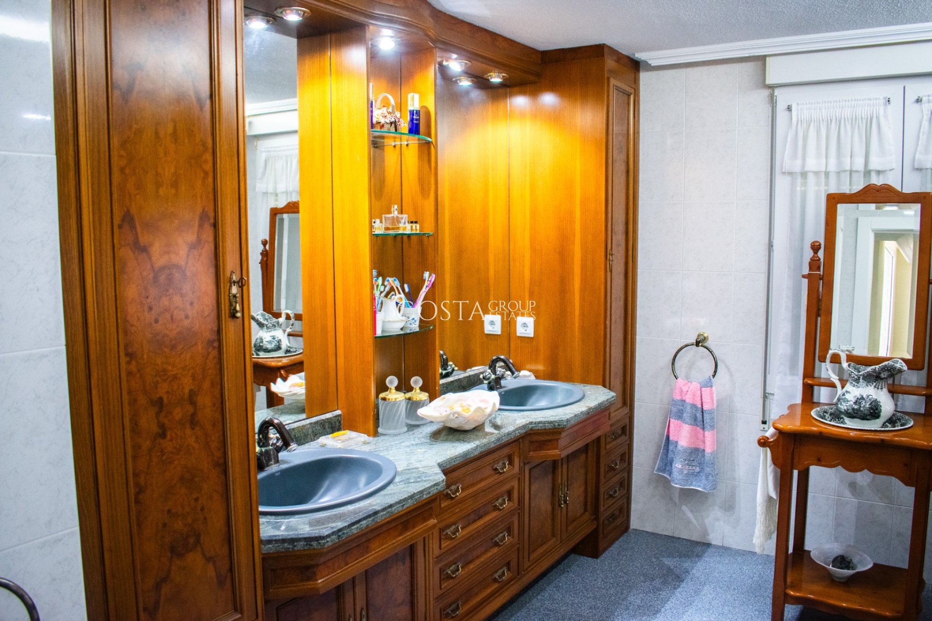 Resale - Villa -
Orihuela Costa - MUY CERCA DE LA PLAYA