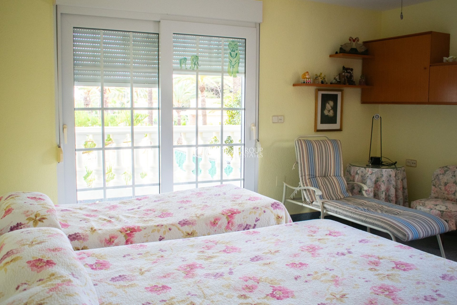 Resale - Villa -
Orihuela Costa - MUY CERCA DE LA PLAYA