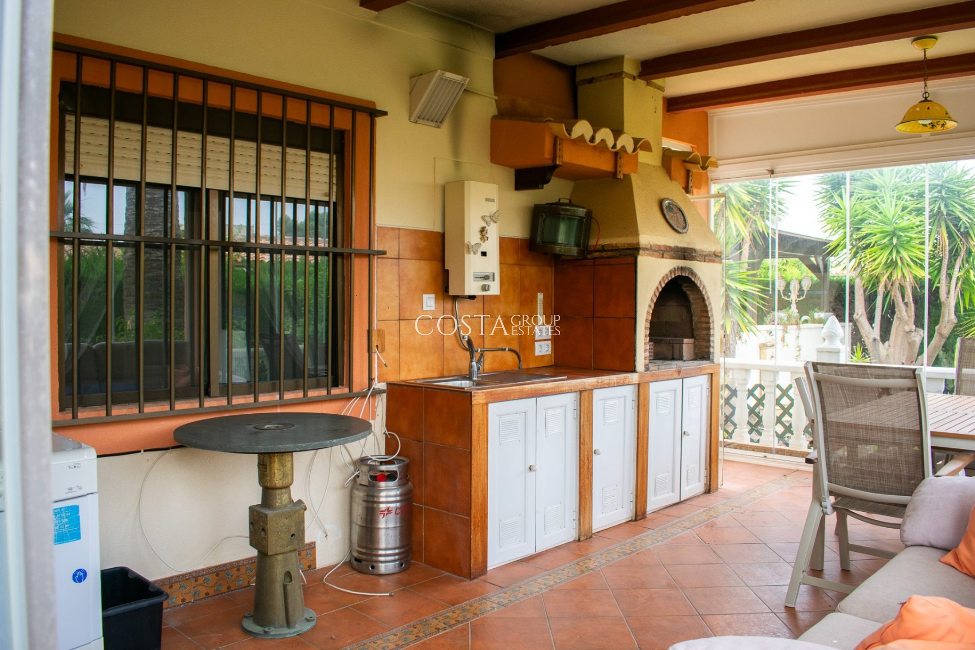 Resale - Villa -
Orihuela Costa - MUY CERCA DE LA PLAYA