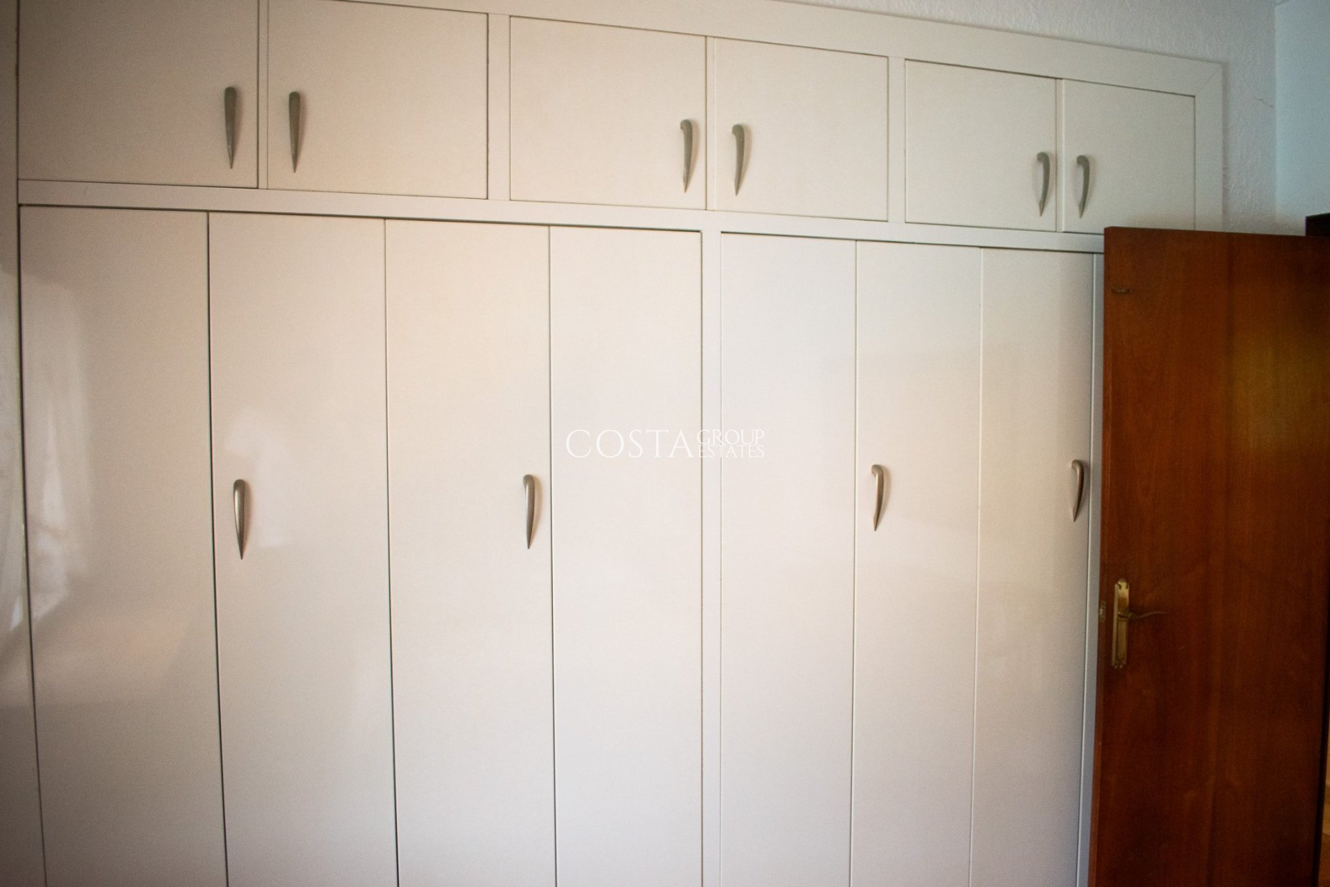 Resale - Villa -
Orihuela Costa - MUY CERCA DE LA PLAYA