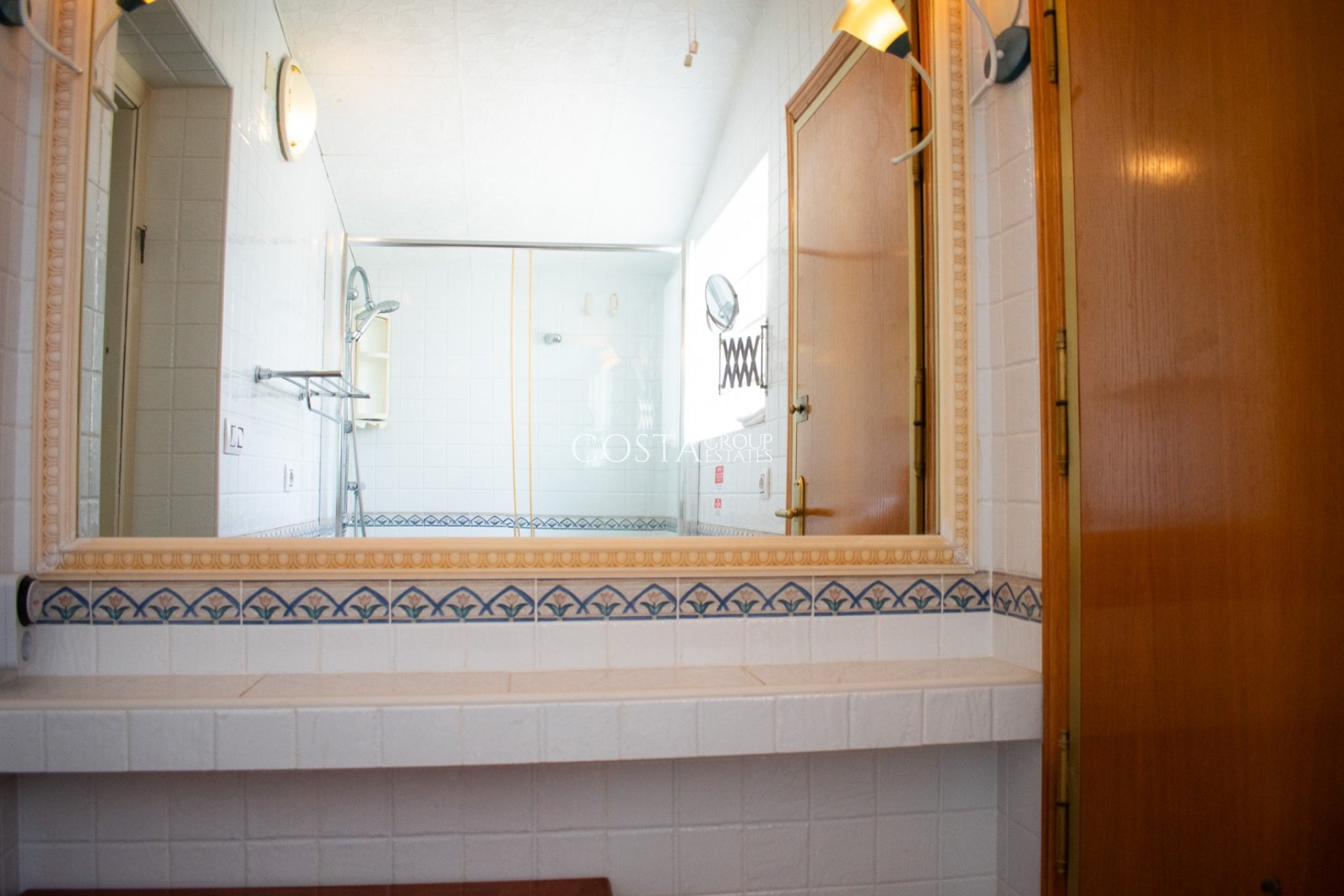 Resale - Villa -
Orihuela Costa - MUY CERCA DE LA PLAYA