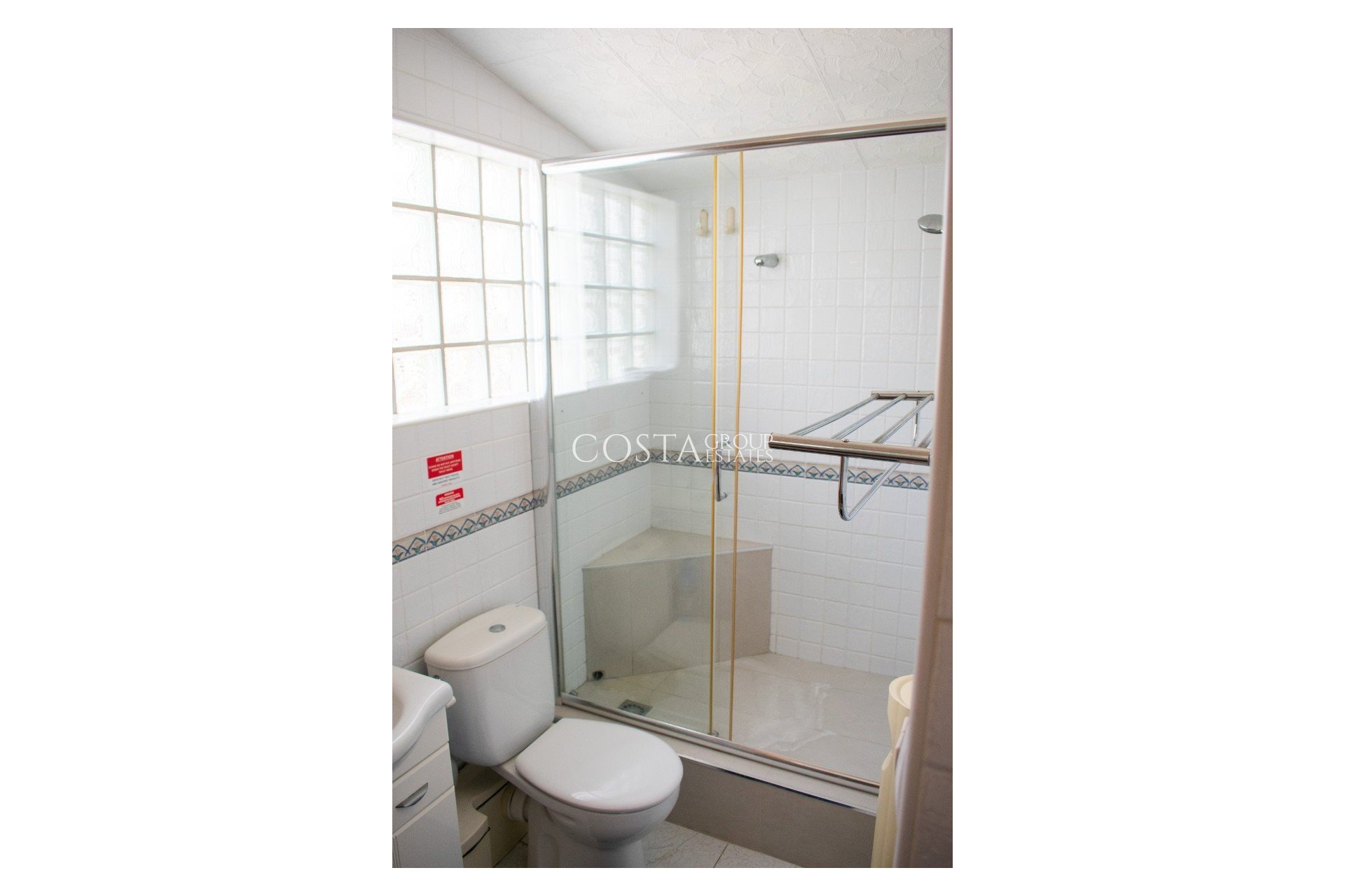 Resale - Villa -
Orihuela Costa - MUY CERCA DE LA PLAYA