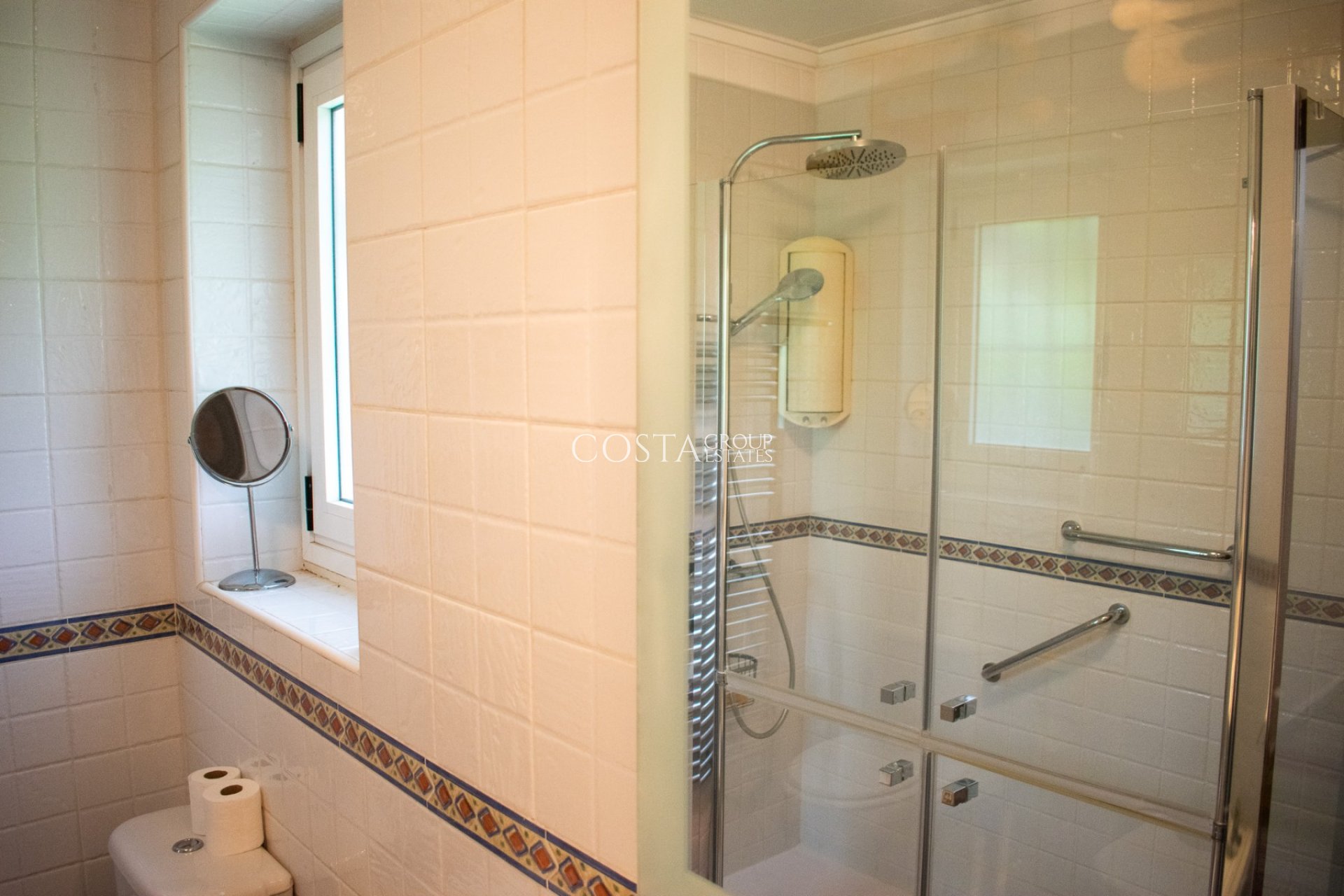 Resale - Villa -
Orihuela Costa - MUY CERCA DE LA PLAYA