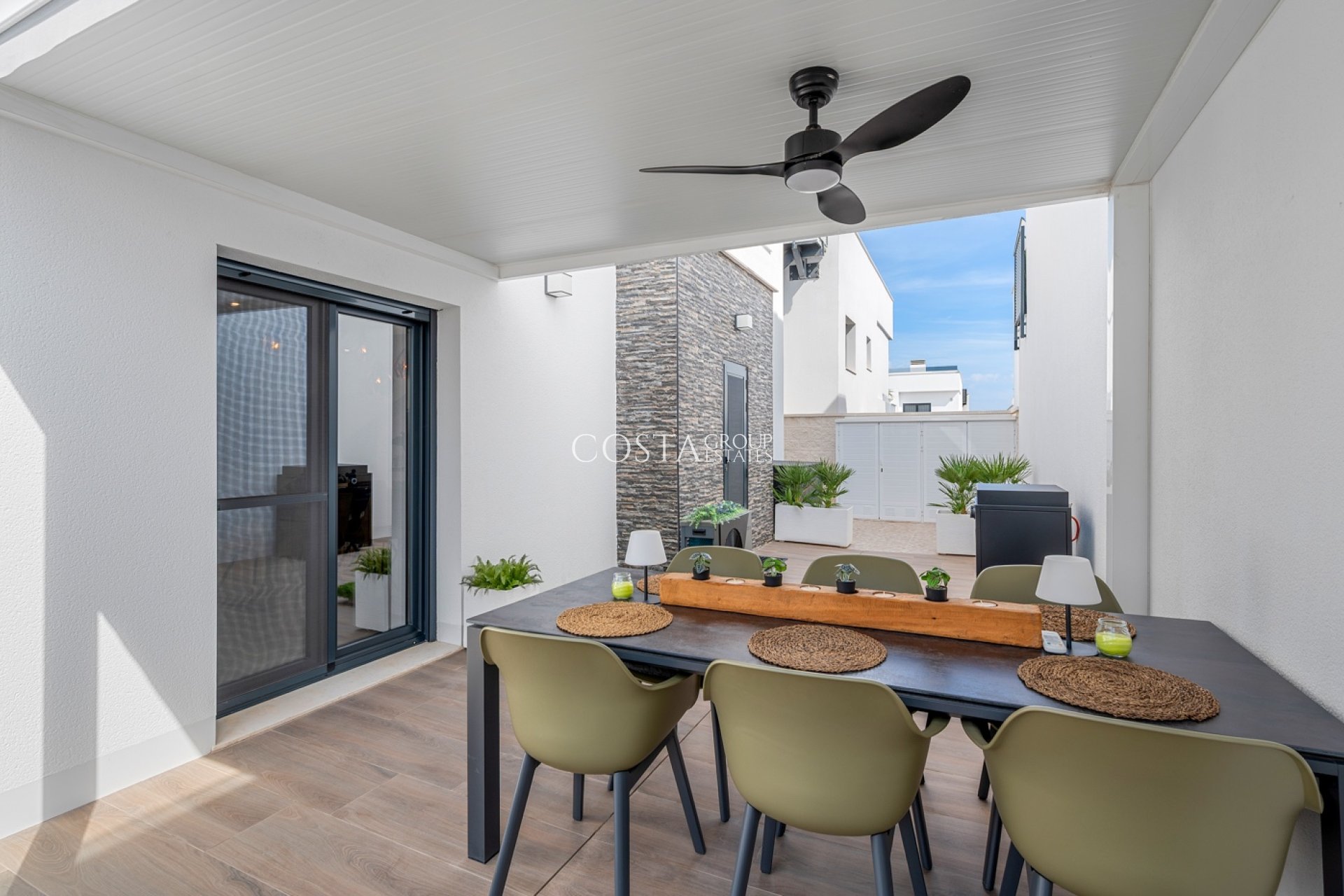 Resale - Villa -
Orihuela Costa - Orihuela