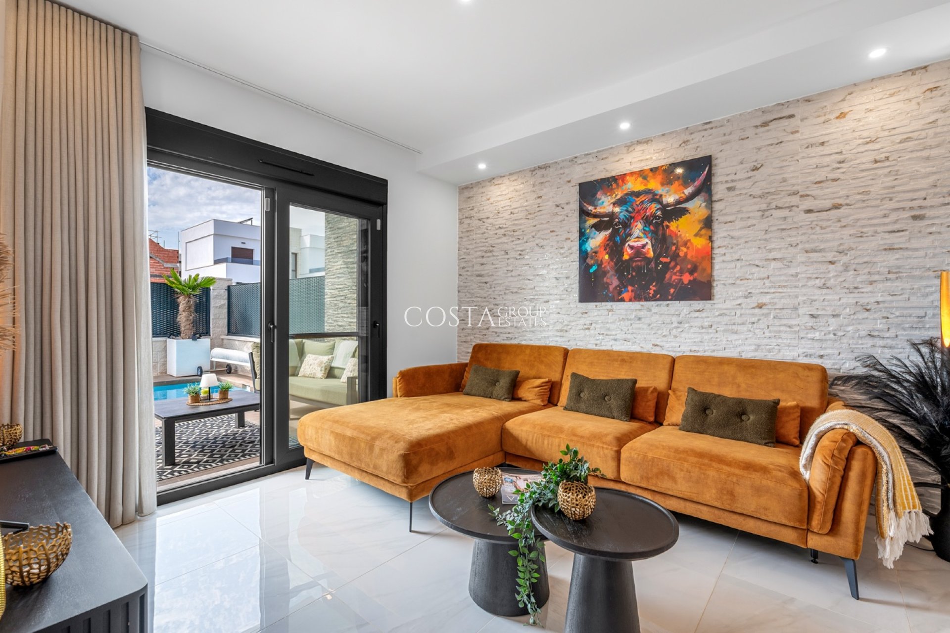 Resale - Villa -
Orihuela Costa - Orihuela