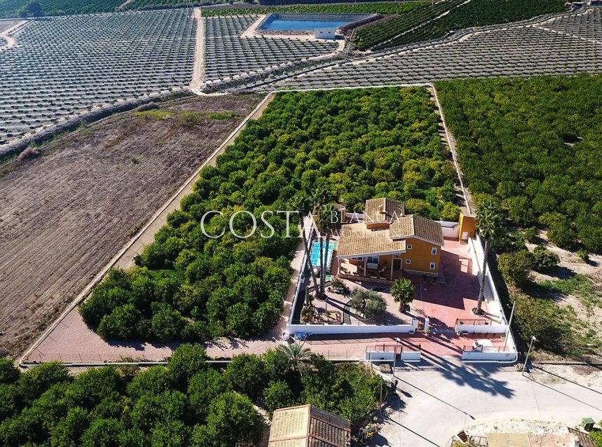 Resale - Villa -
Orihuela Costa - Orihuela