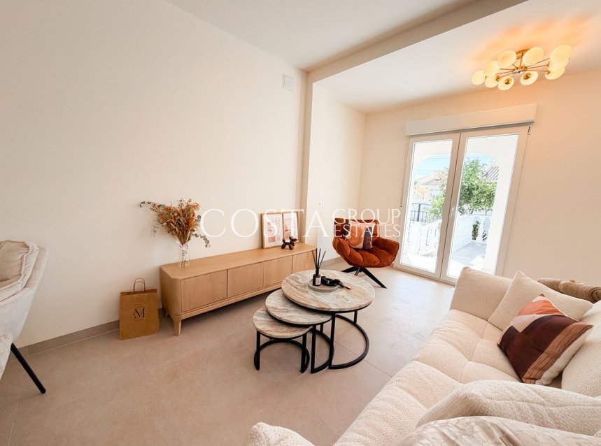 Resale - Villa -
Orihuela Costa - Playa Flamenca
