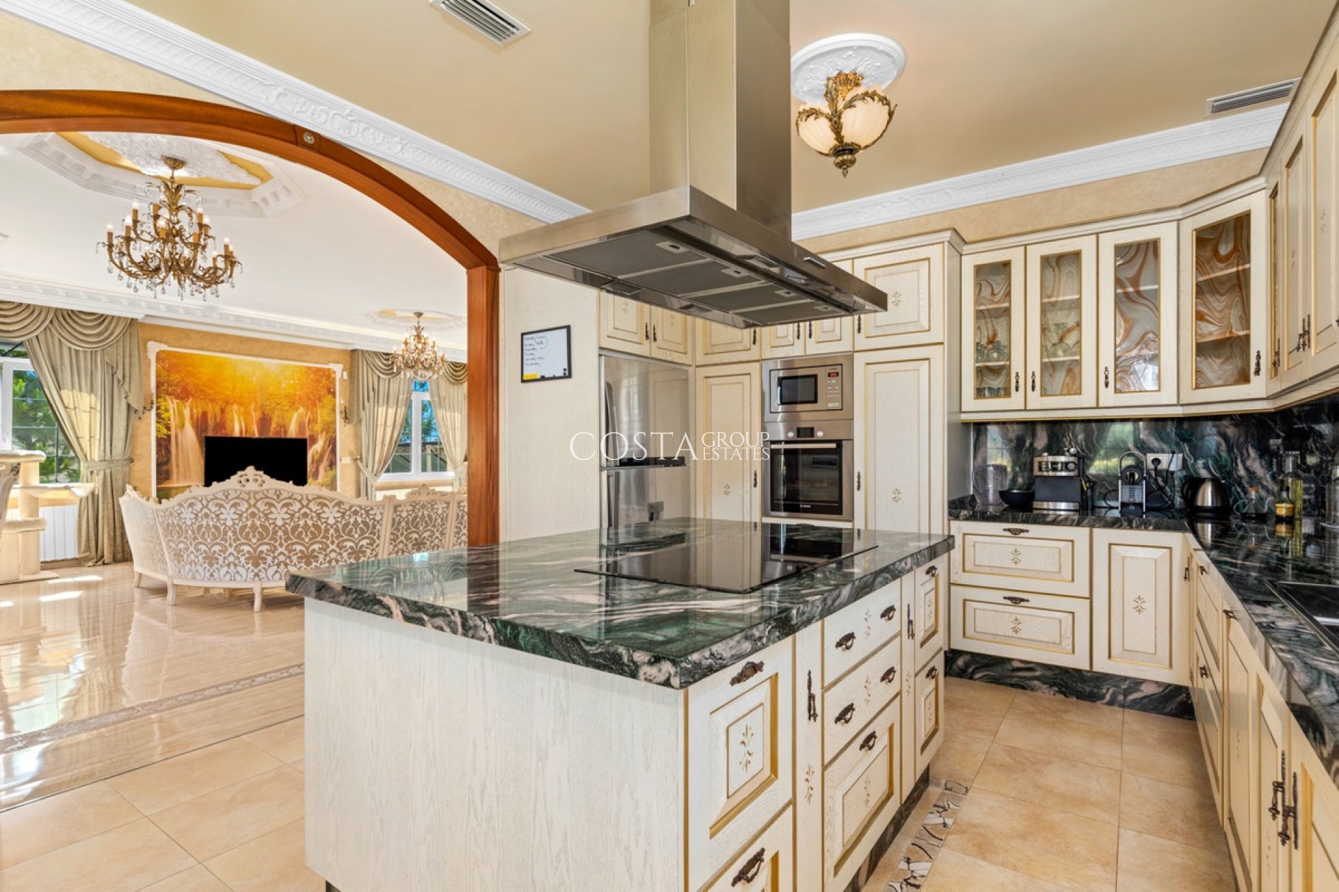 Resale - Villa -
Orihuela Costa - Playa Flamenca