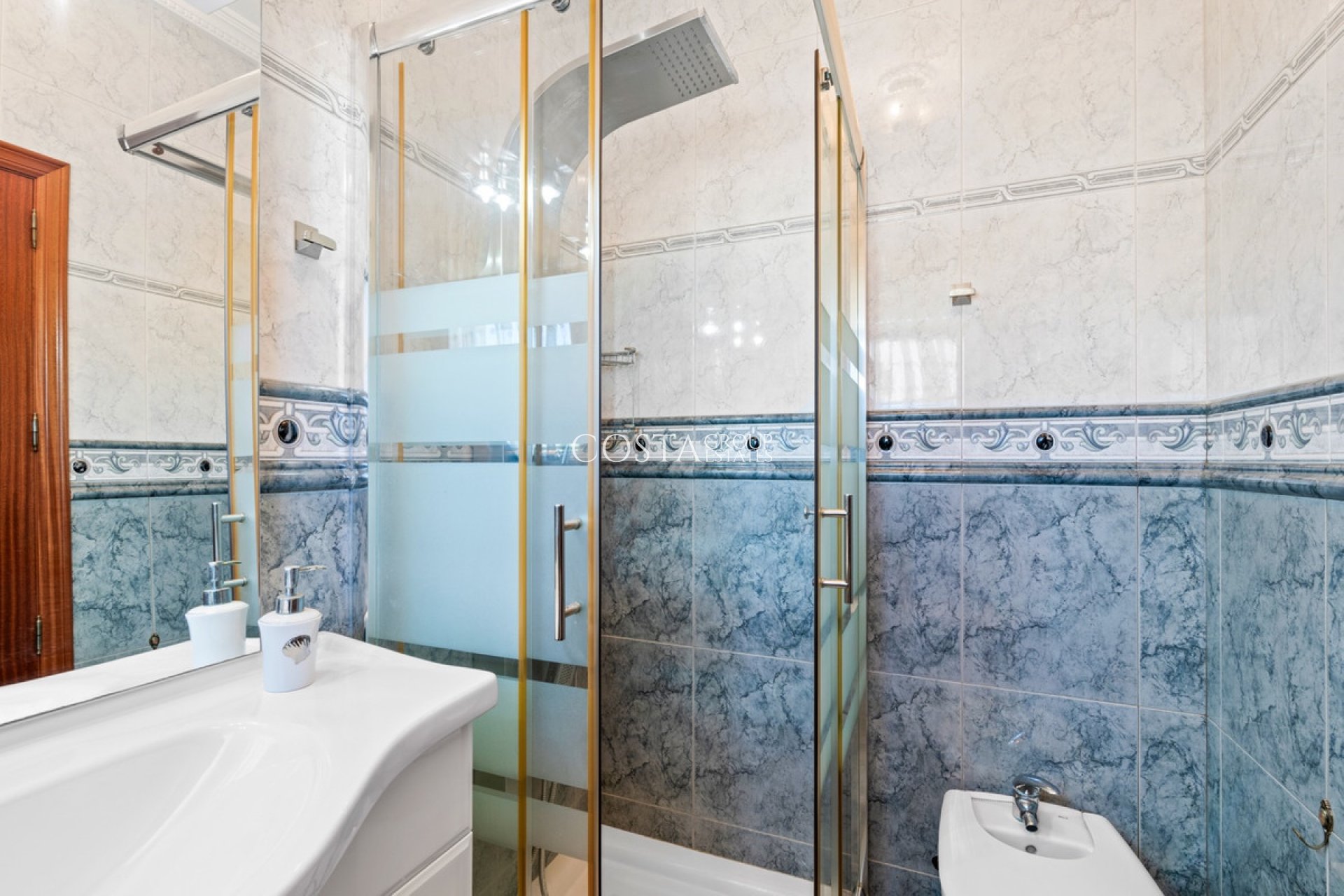 Resale - Villa -
Orihuela Costa - Playa Flamenca