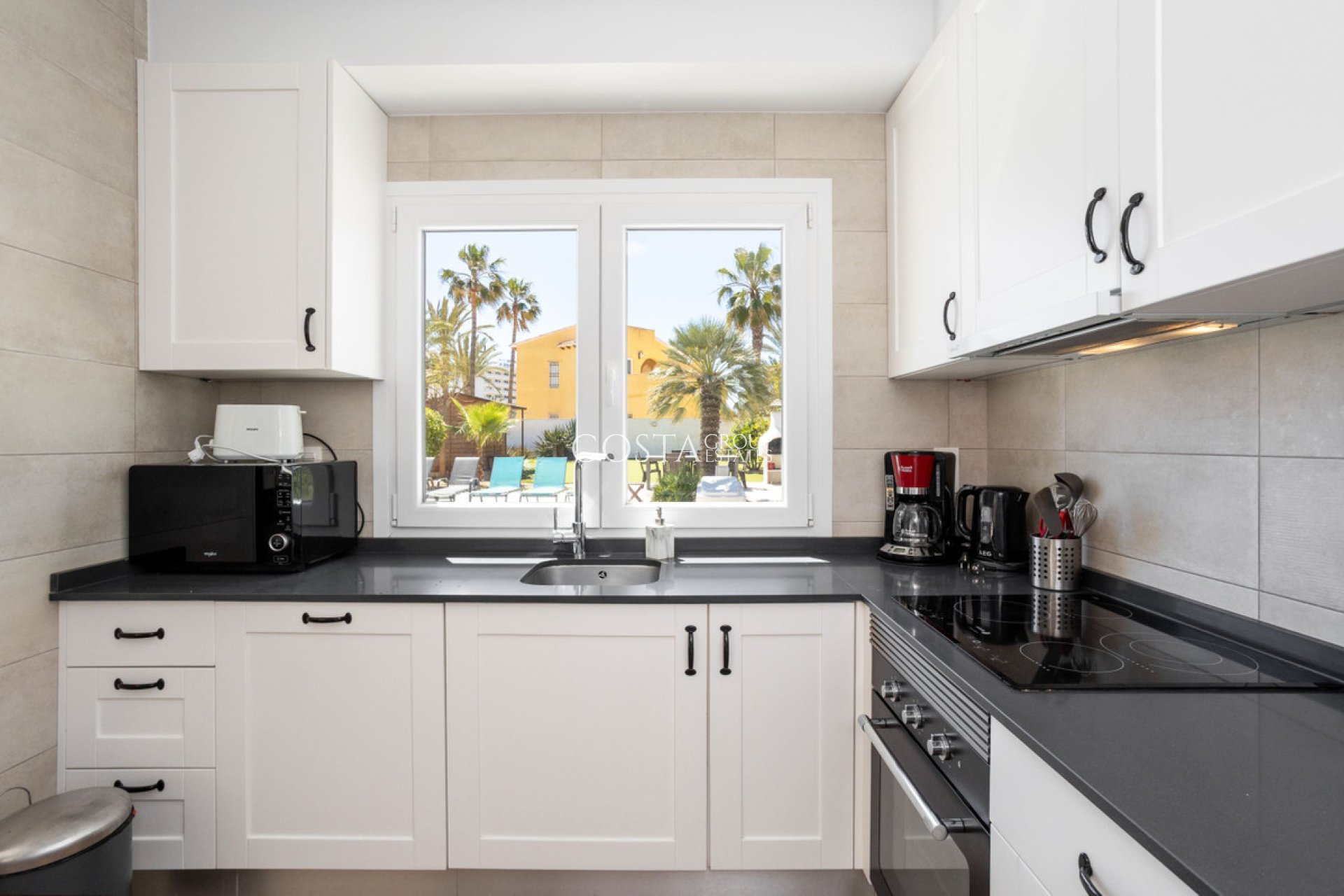 Resale - Villa -
Orihuela Costa - Playa Flamenca