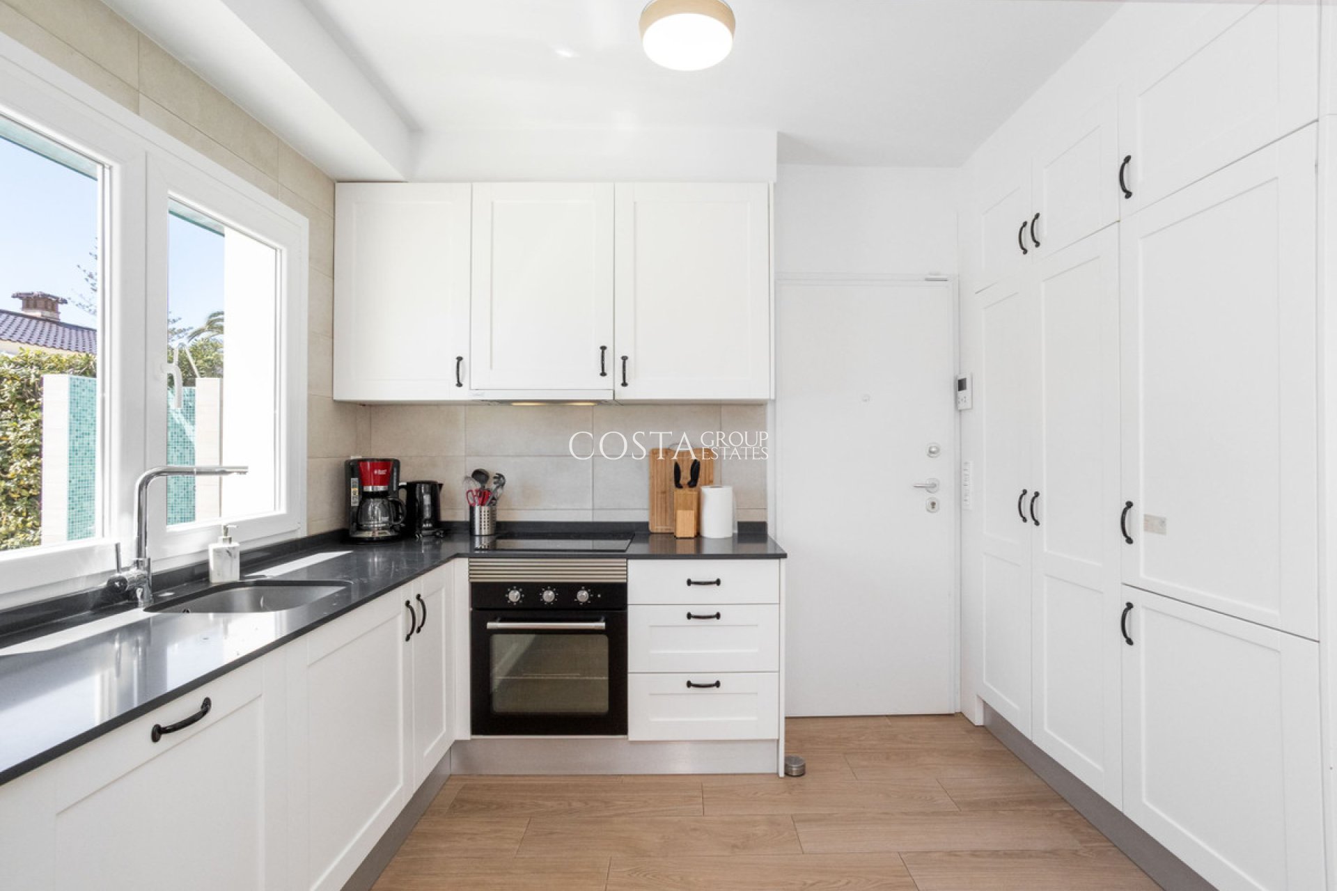 Resale - Villa -
Orihuela Costa - Playa Flamenca