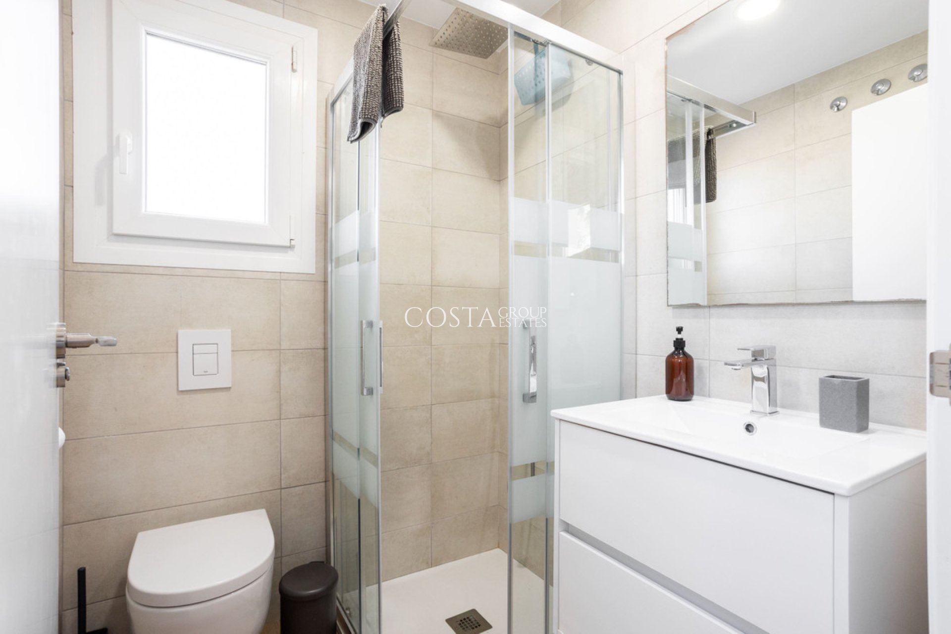 Resale - Villa -
Orihuela Costa - Playa Flamenca