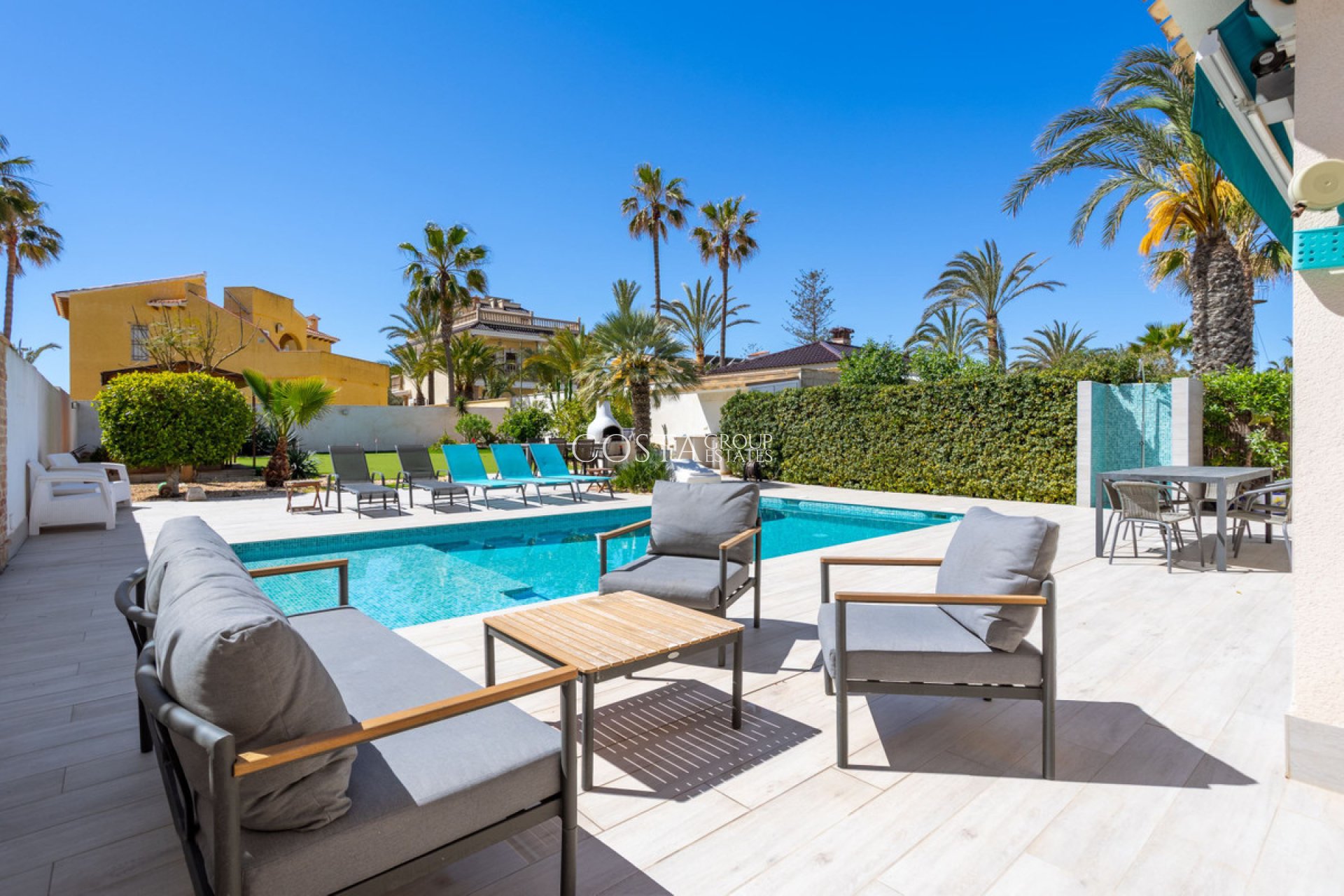 Resale - Villa -
Orihuela Costa - Playa Flamenca