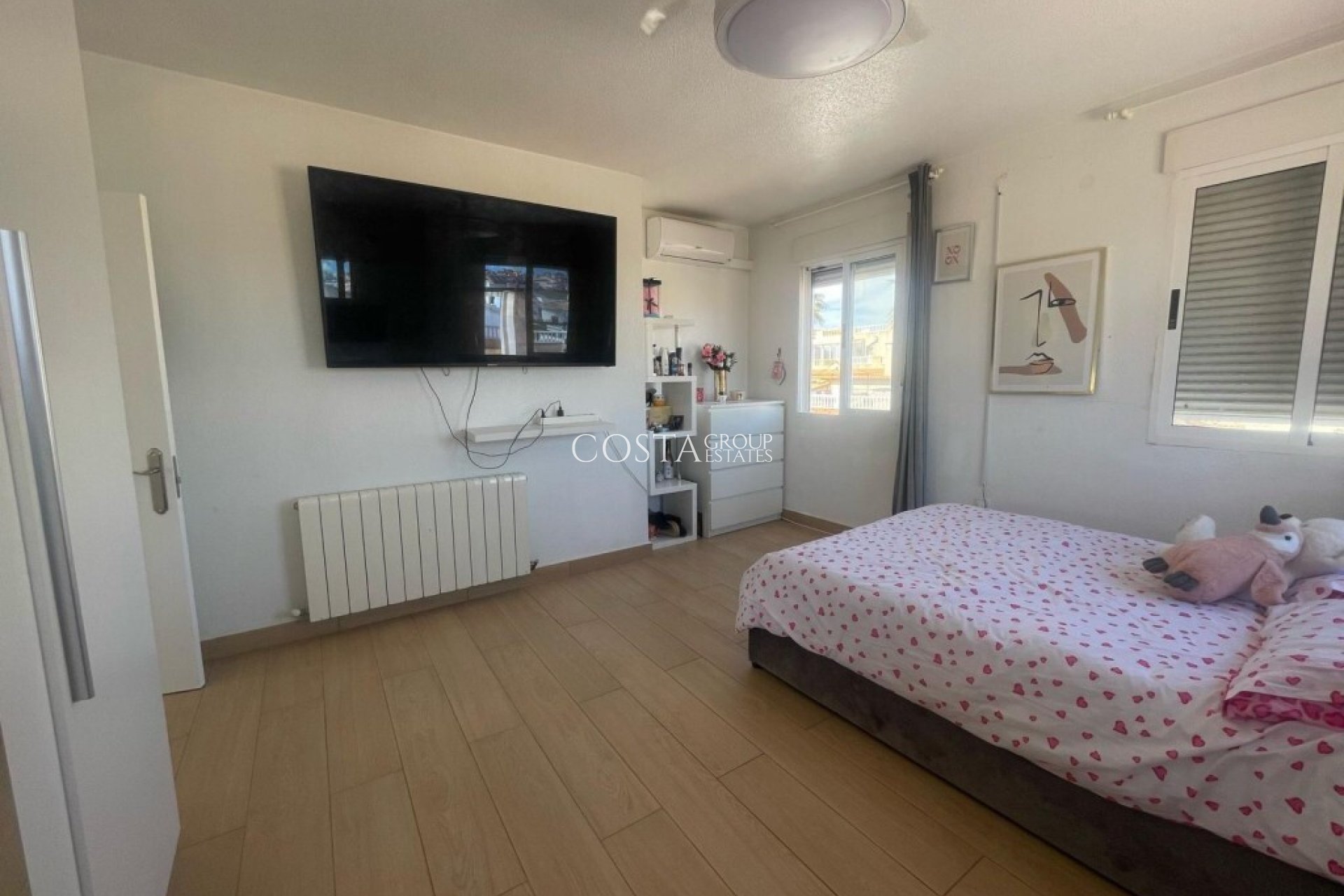 Resale - Villa -
Orihuela Costa - Playa Flamenca