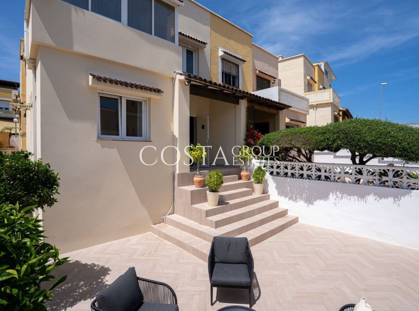 Resale - Villa -
Orihuela Costa - Playa Flamenca