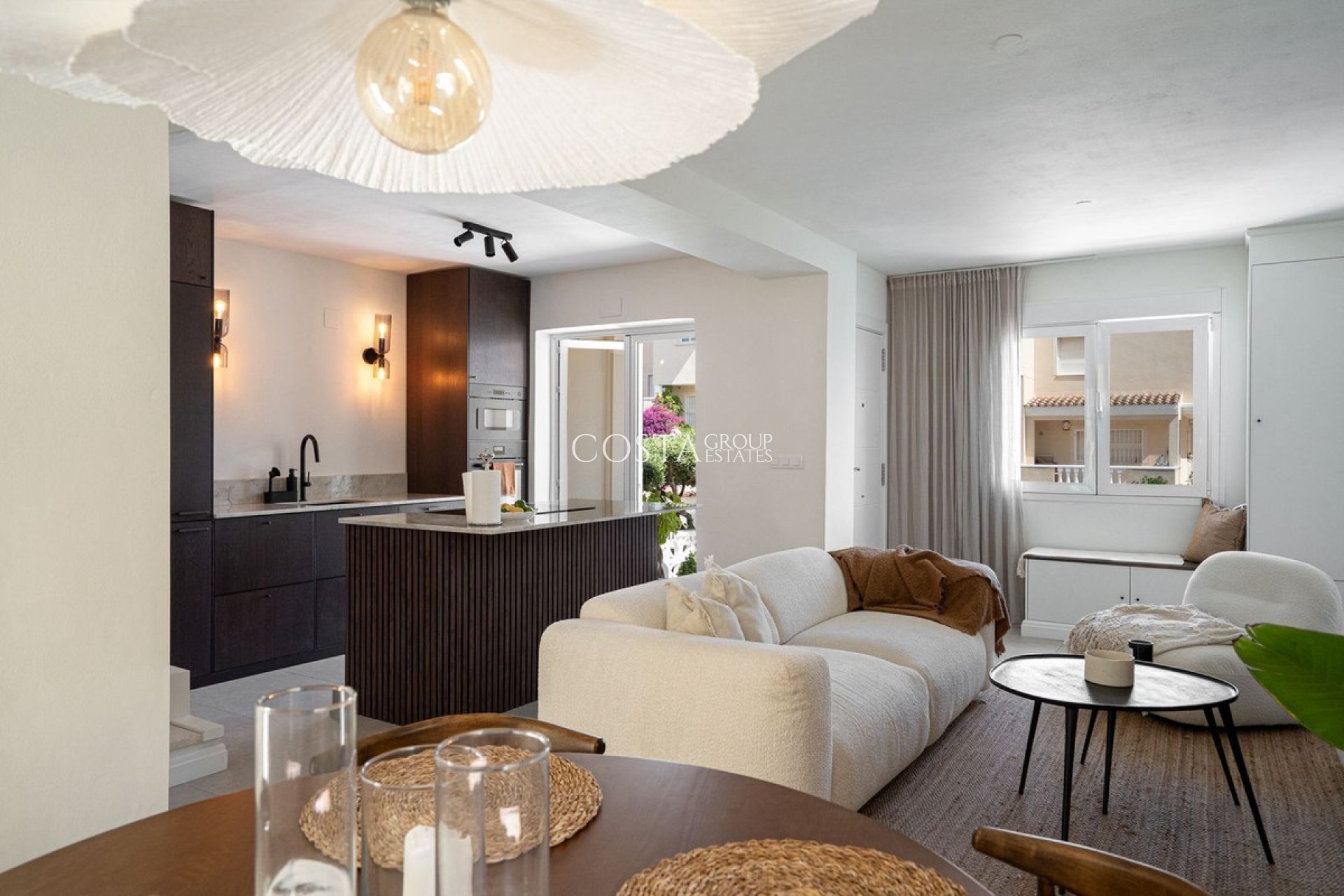 Resale - Villa -
Orihuela Costa - Playa Flamenca