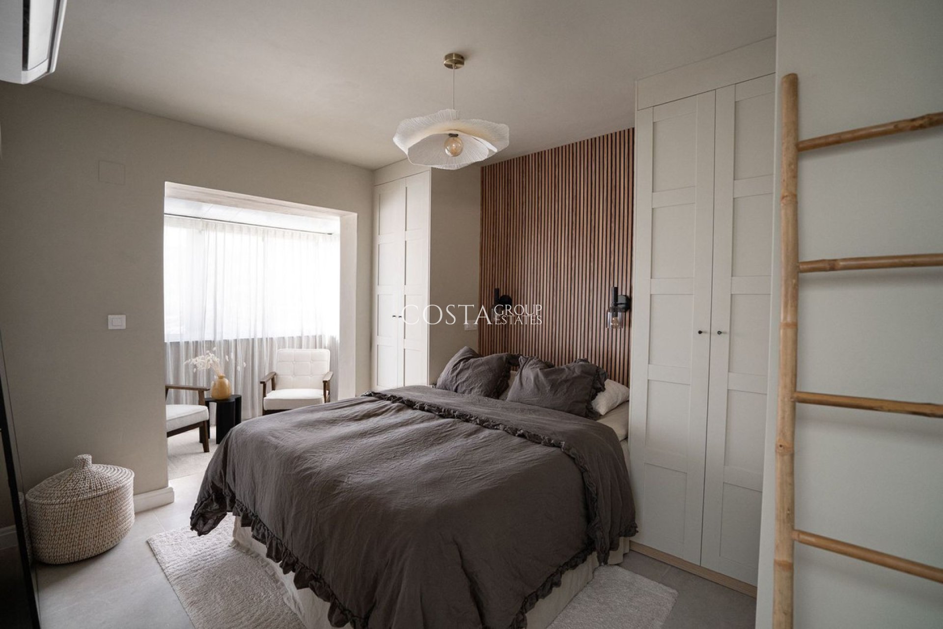 Resale - Villa -
Orihuela Costa - Playa Flamenca