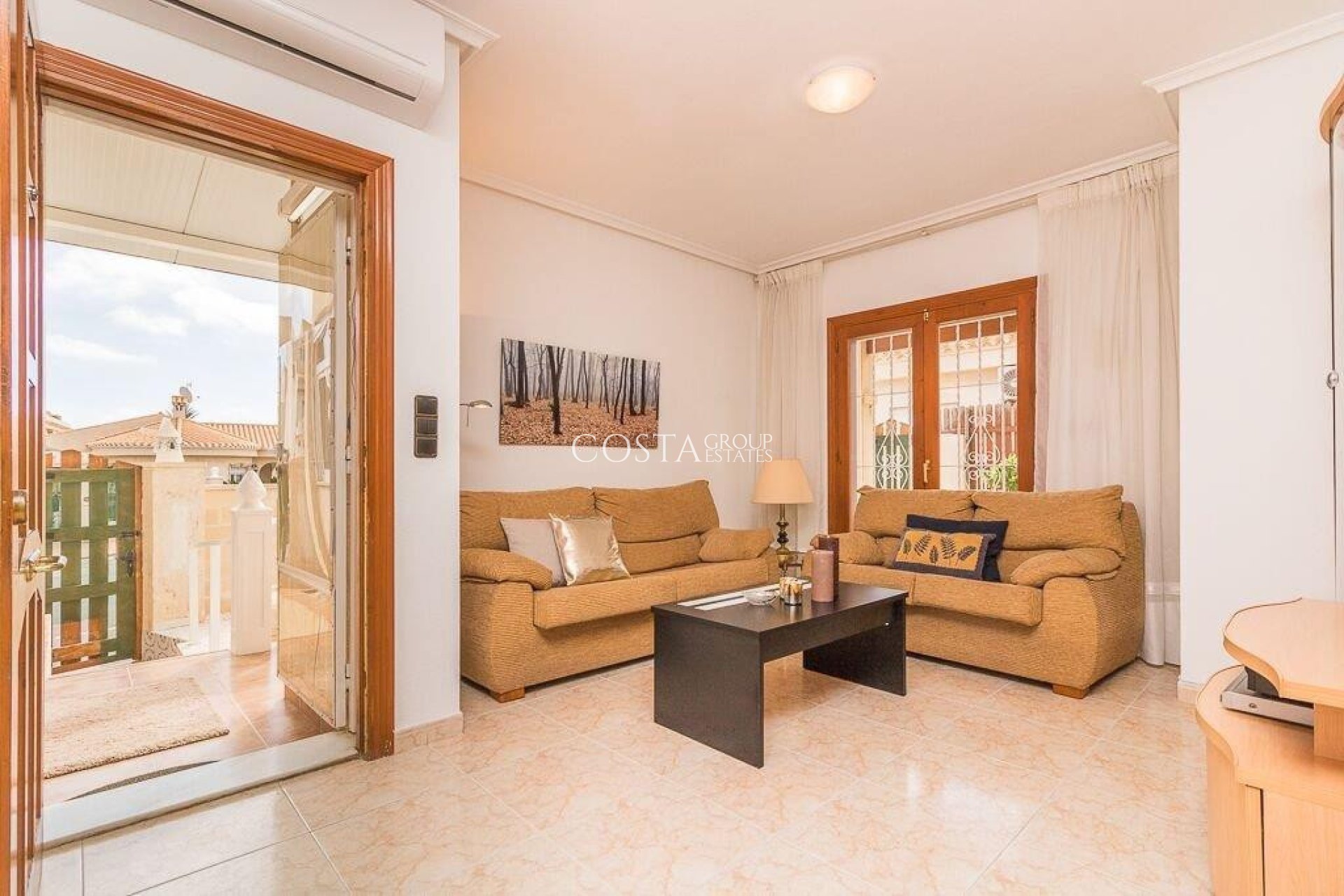 Resale - Villa -
Orihuela Costa - Playa Flamenca