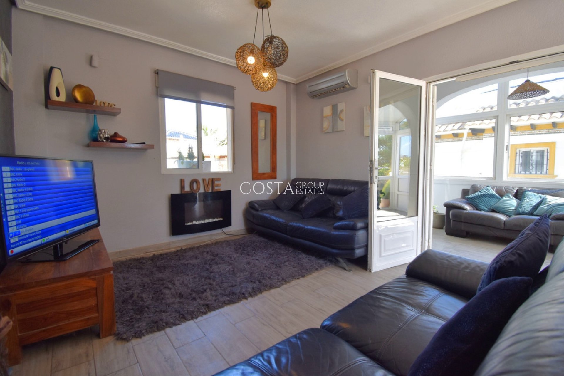 Resale - Villa -
Orihuela Costa - Playa Flamenca