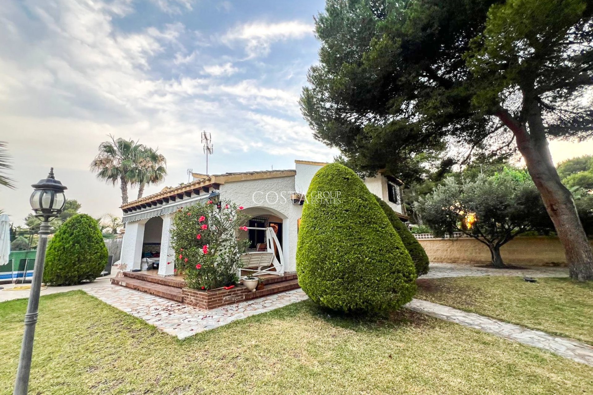 Resale - Villa -
Orihuela Costa - Punta Prima