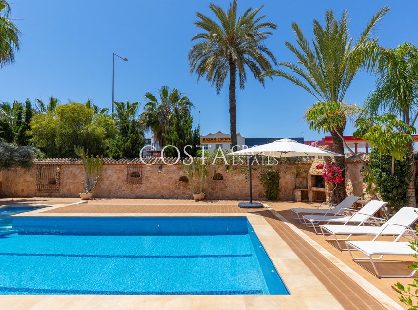 Resale - Villa -
Orihuela Costa - Punta Prima