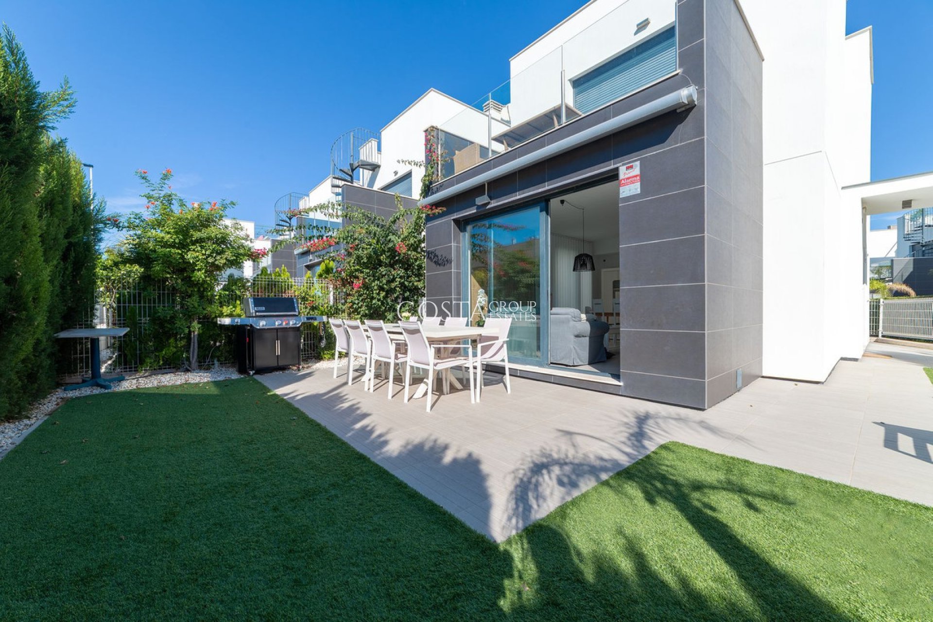 Resale - Villa -
Orihuela Costa - Punta Prima