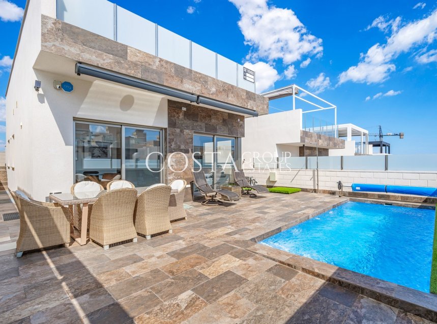 Resale - Villa -
Orihuela Costa - Villamartín