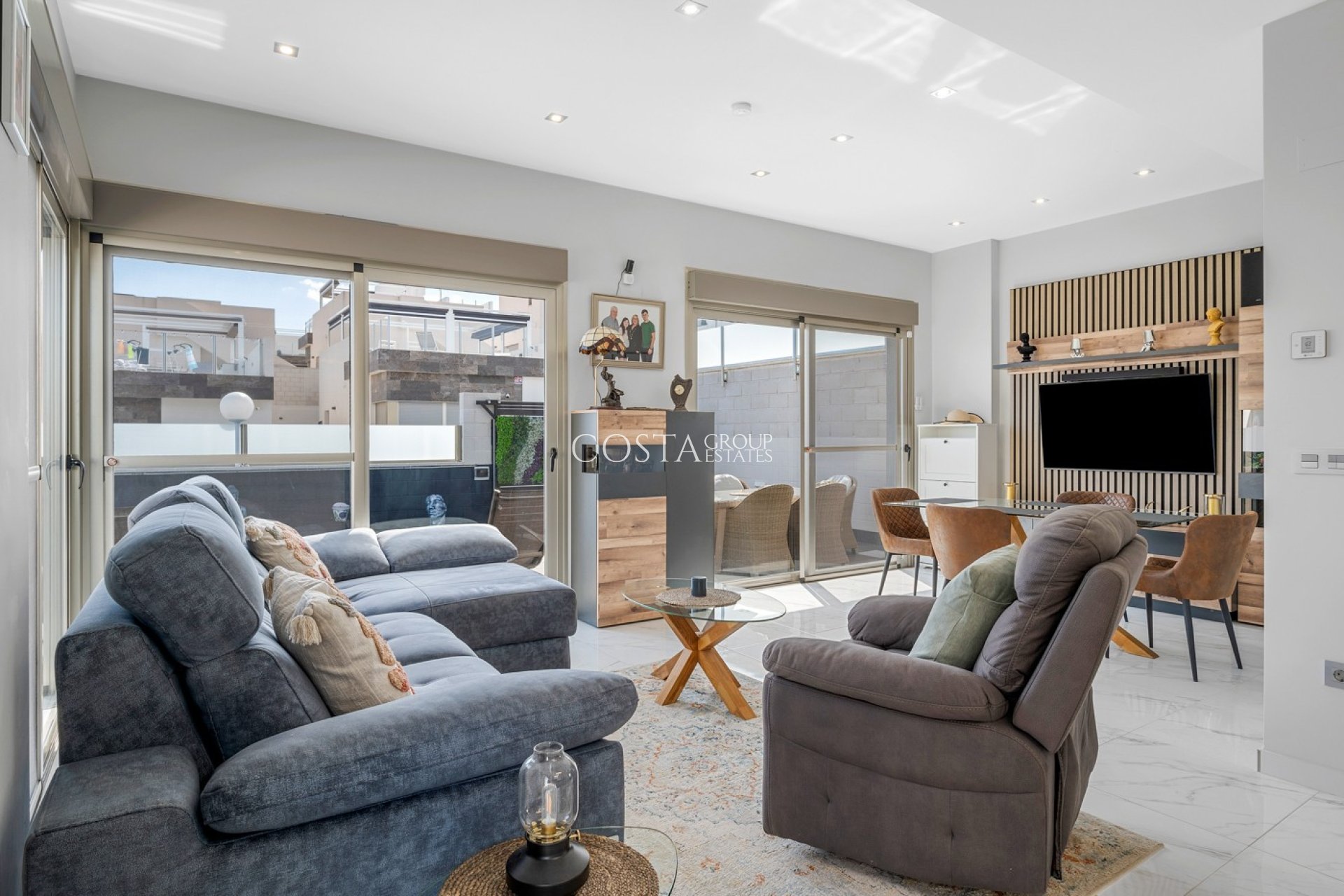 Resale - Villa -
Orihuela Costa - Villamartín